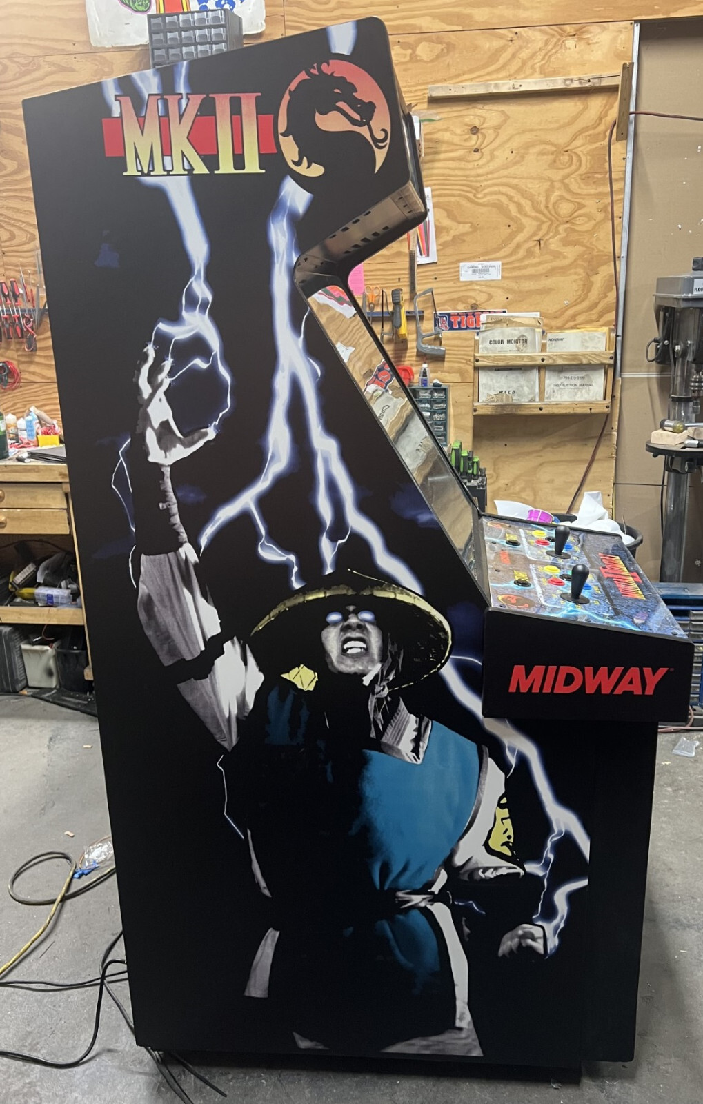 MORTAL KOMBAT II ARCADE MACHINE by MIDWAY 1993 (Excellent Condition)
