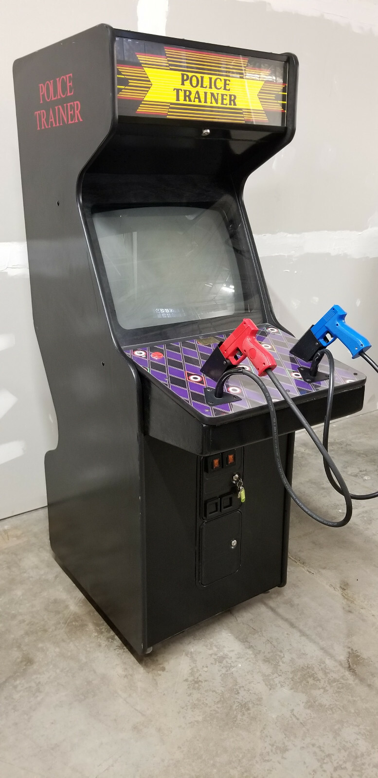 POLICE TRAINER ARCADE MACHINE by P&P MARKETING 1997 (Excellent Condition)
