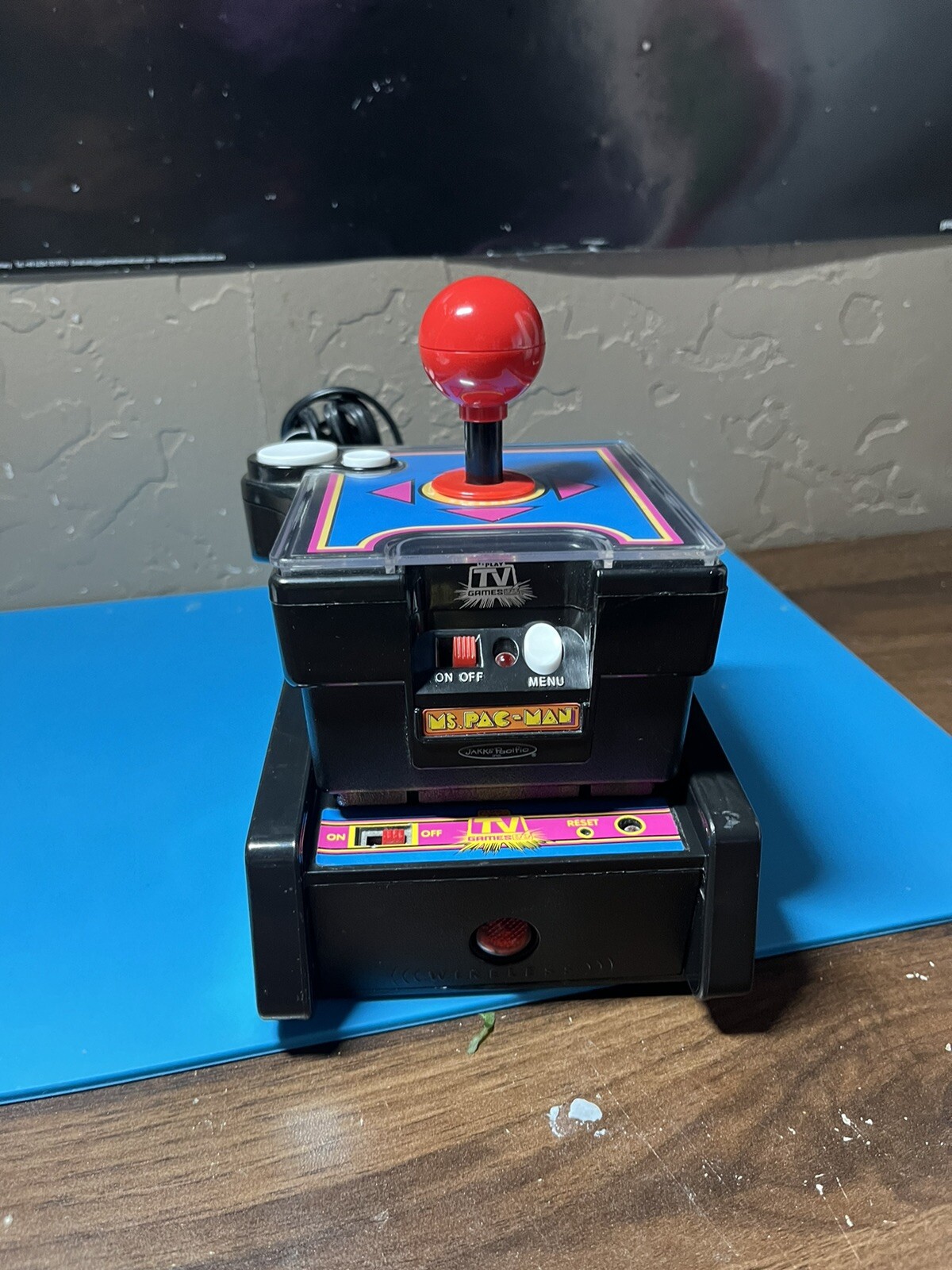 2004 Ms Pac-Man Plug and Play Wireless TV Arcade 7 In 1 Game Namco Jakks Pacific