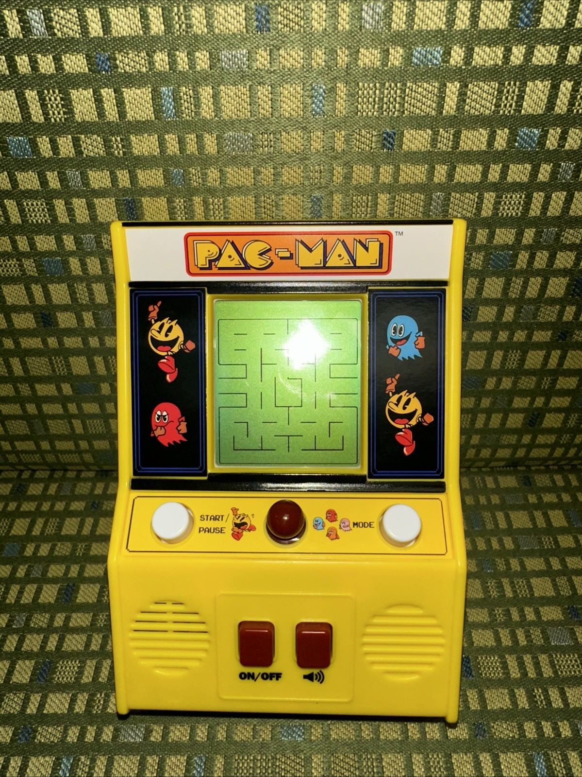 Bandai Namco Pac-man Handheld Mini Arcade Retro Video Game 09521-5 3/4” H Tested