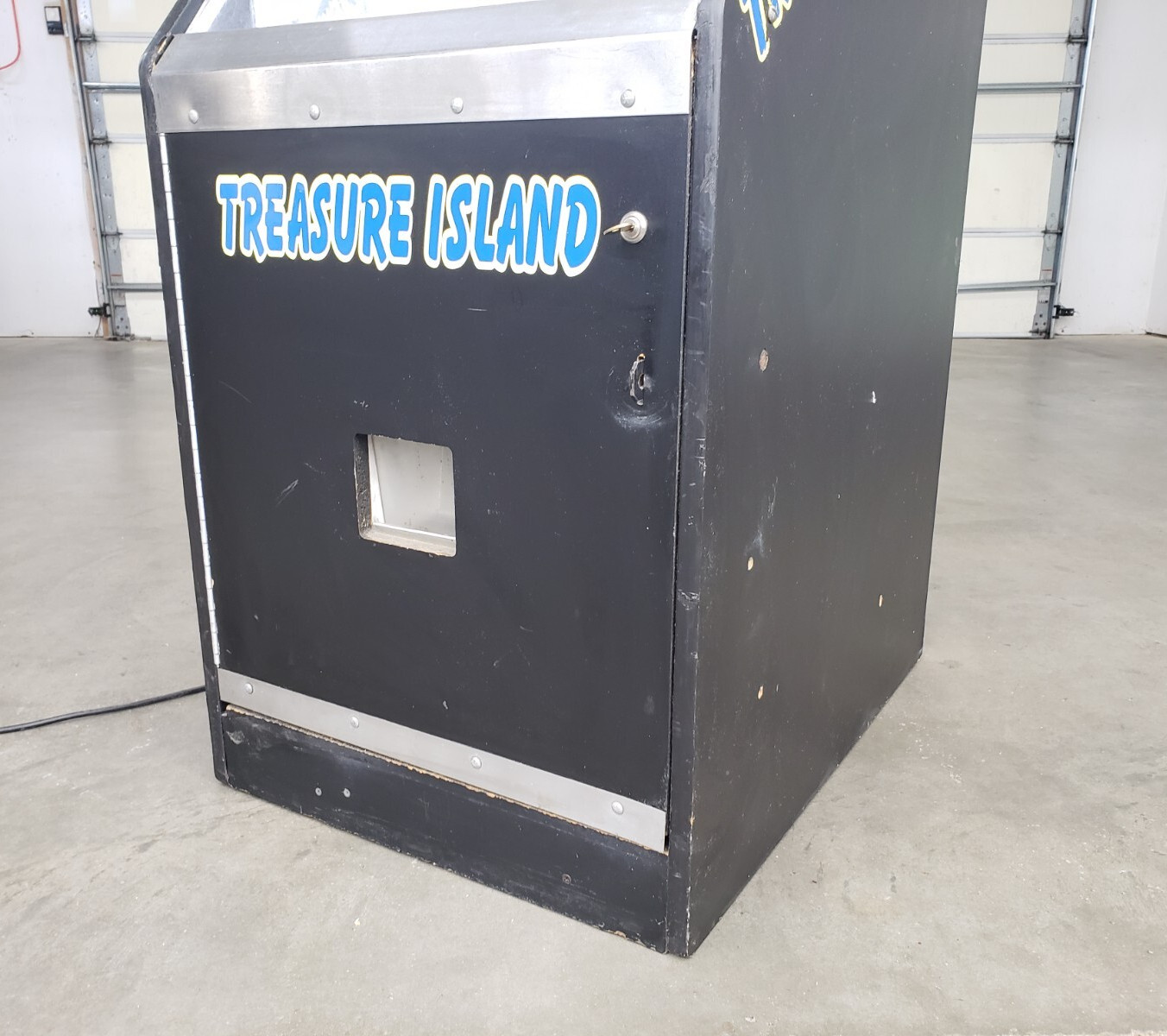 Treasure Island Quarter Coin Pusher Slider Arcade Machine Game Vending Amusement