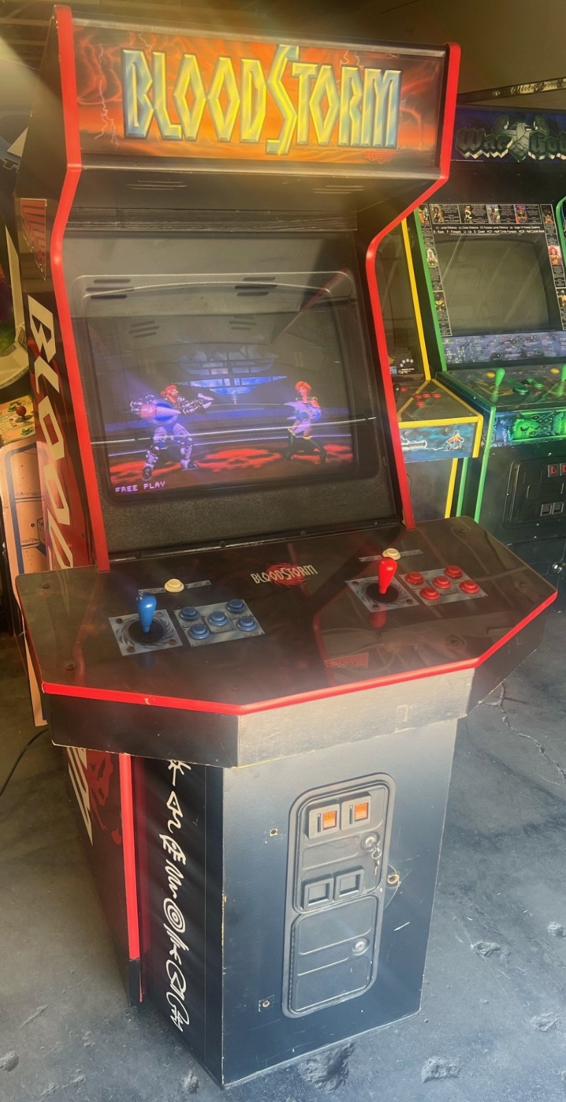 BLOODSTORM ARCADE MACHINE by STRATA 1994 (Excellent Condition)