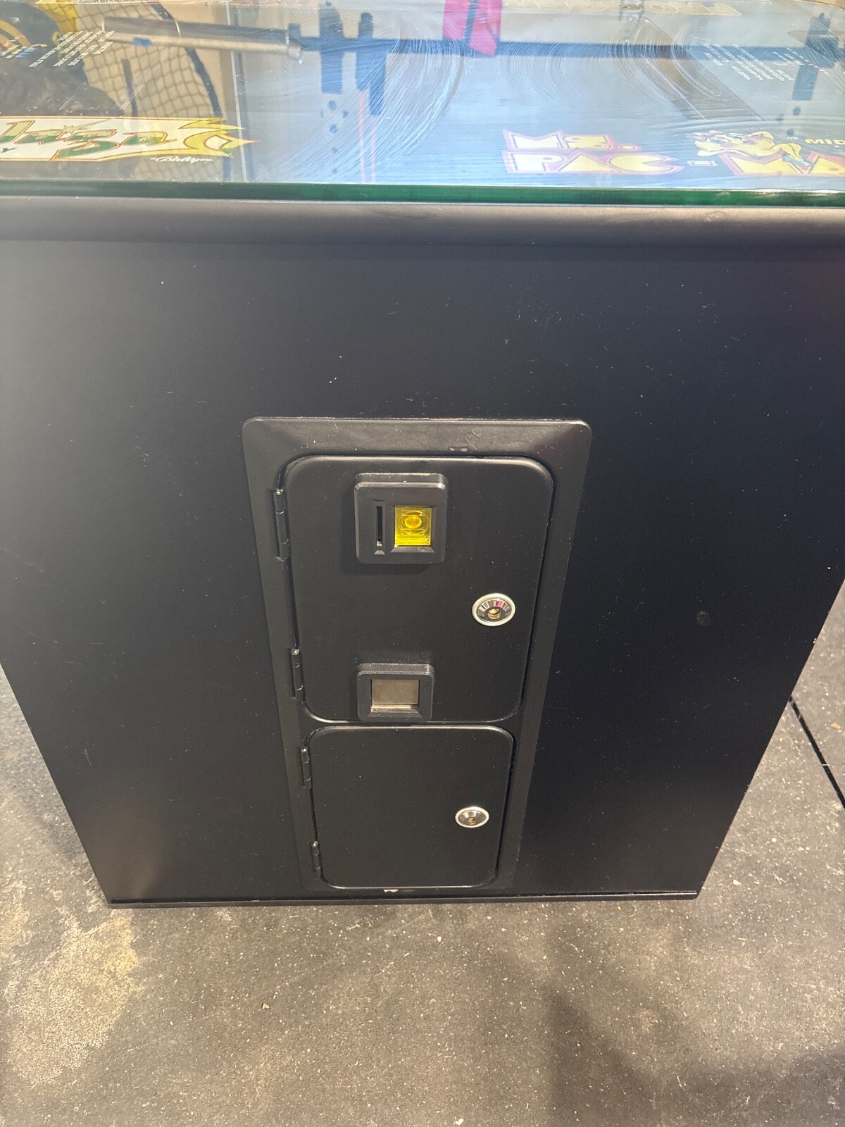 Midway cocktail arcade table