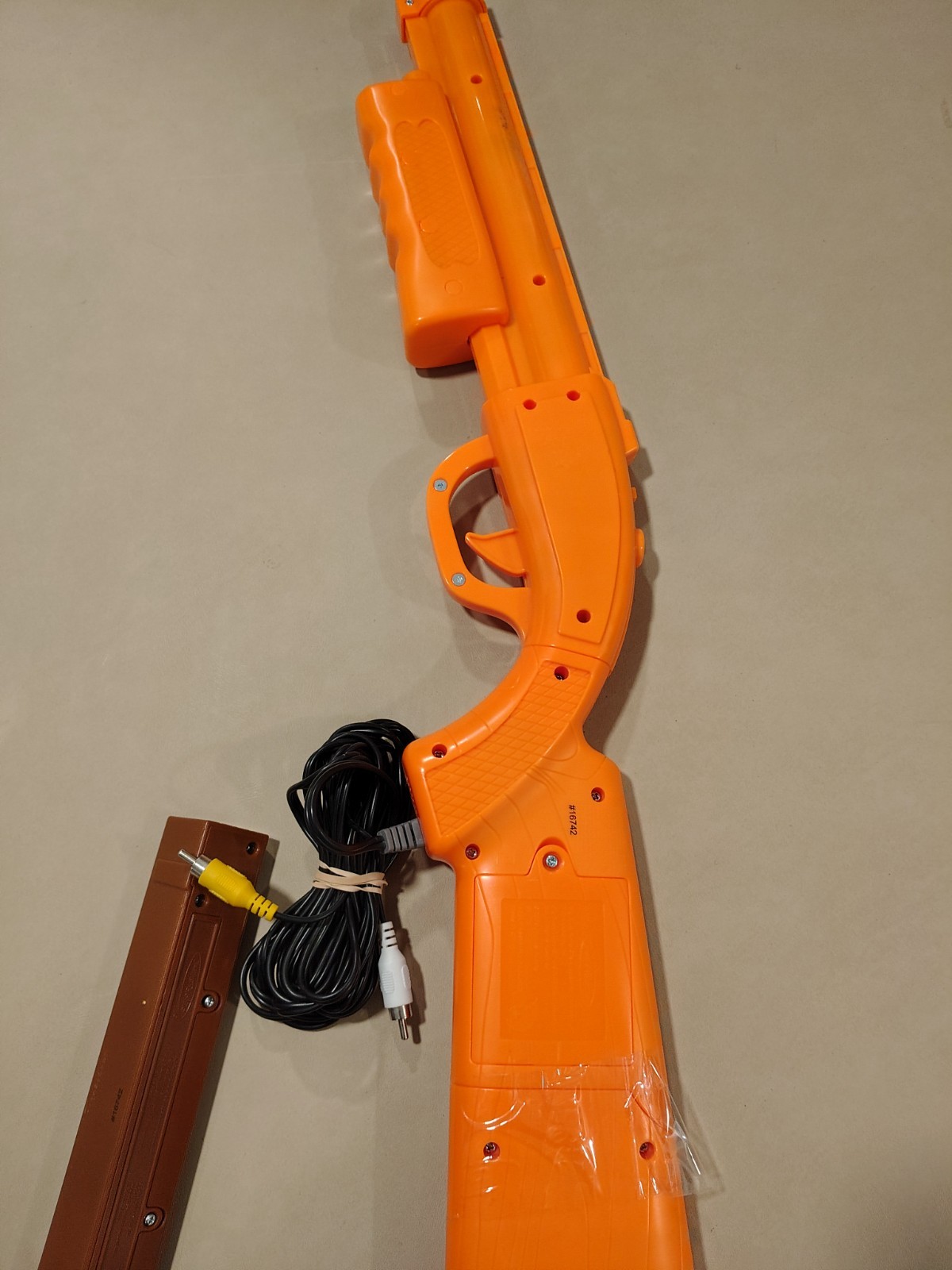 UNTESTED Big Buck Hunter Pro Orange Gun & Sensor Bar