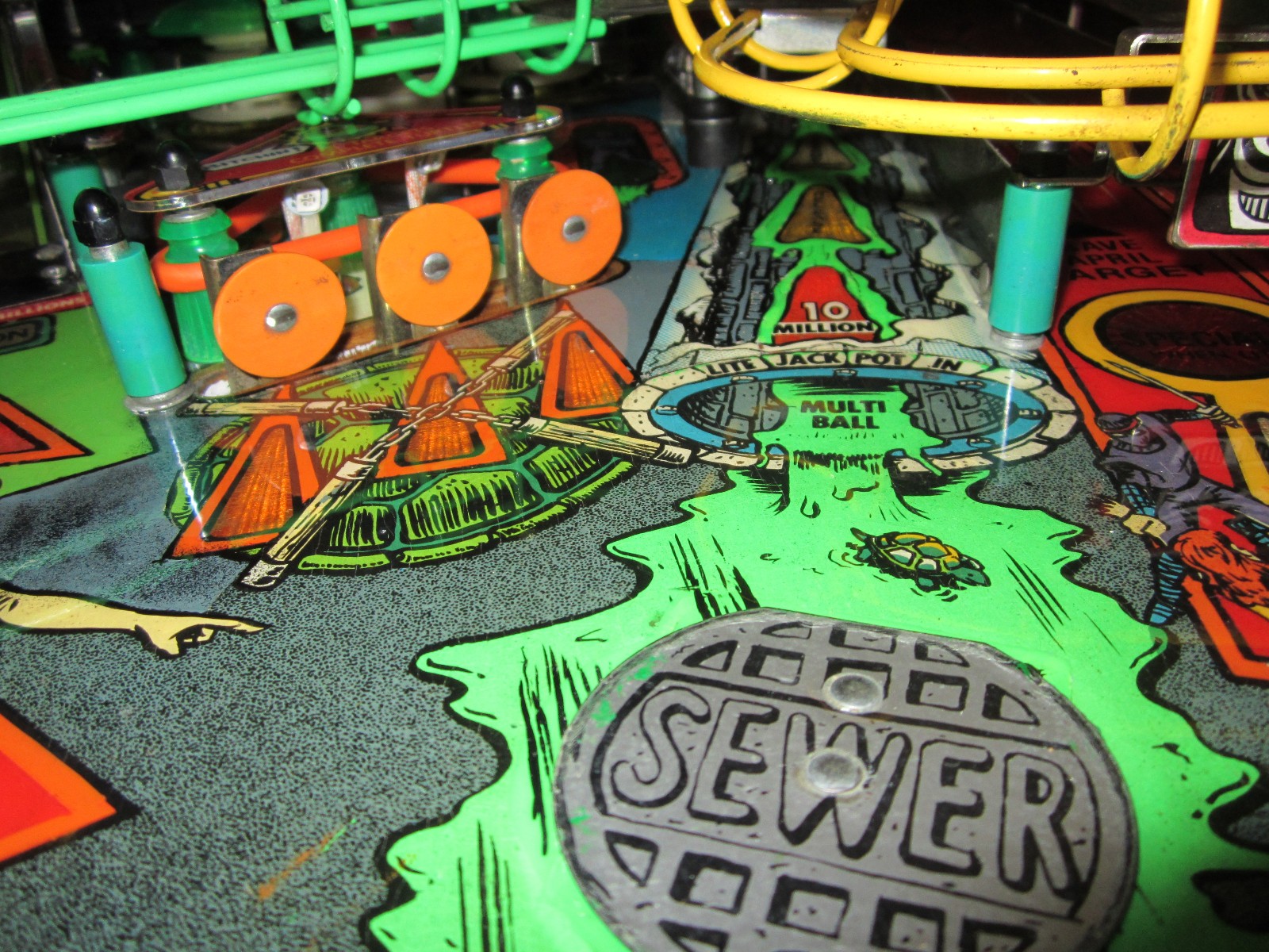 TEENAGE MUTANT NINJA TURTLES PINBALL MACHINE by DATAEAST 1991 (Excellent) *RARE*