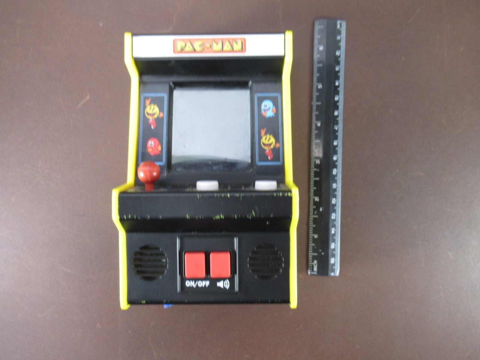 Tiny Arcade Pac-Man Miniature Game Multicolor – Item Number 09562, (R FD)