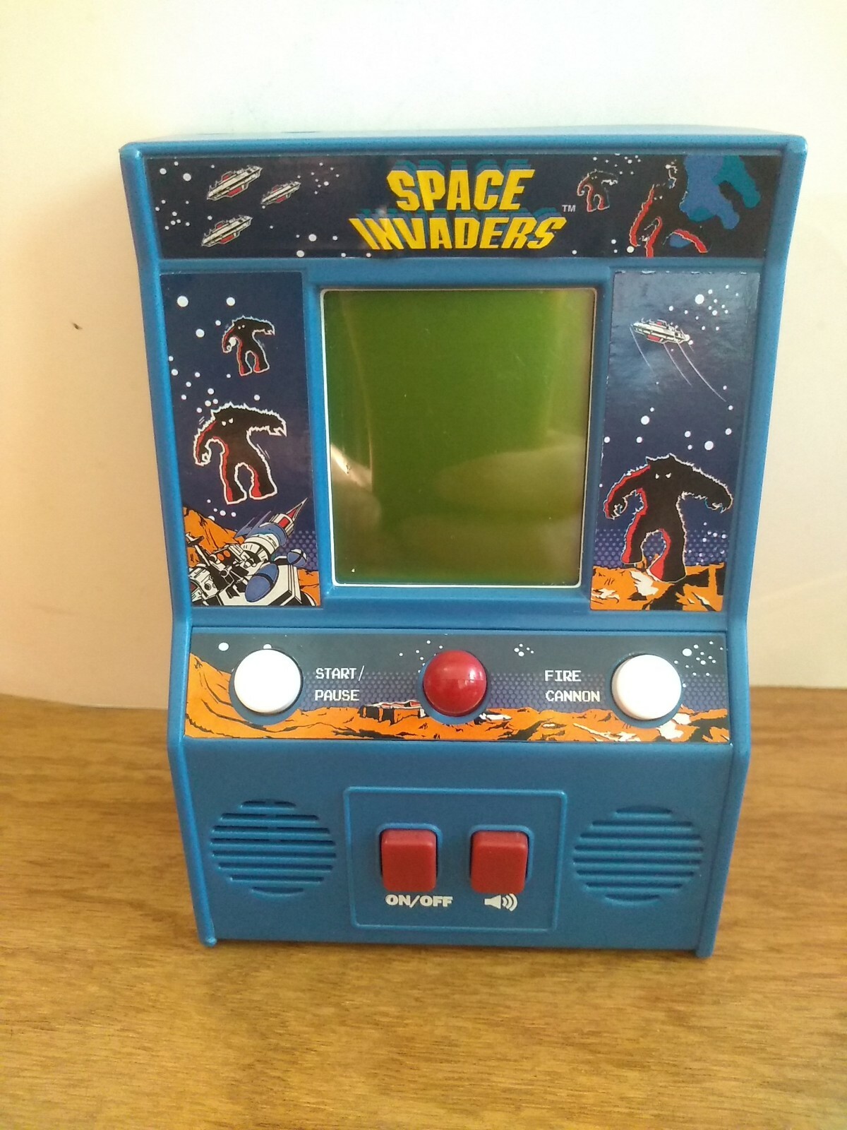 Taito Space Invaders Hand Held Classic Atari Arcade Game