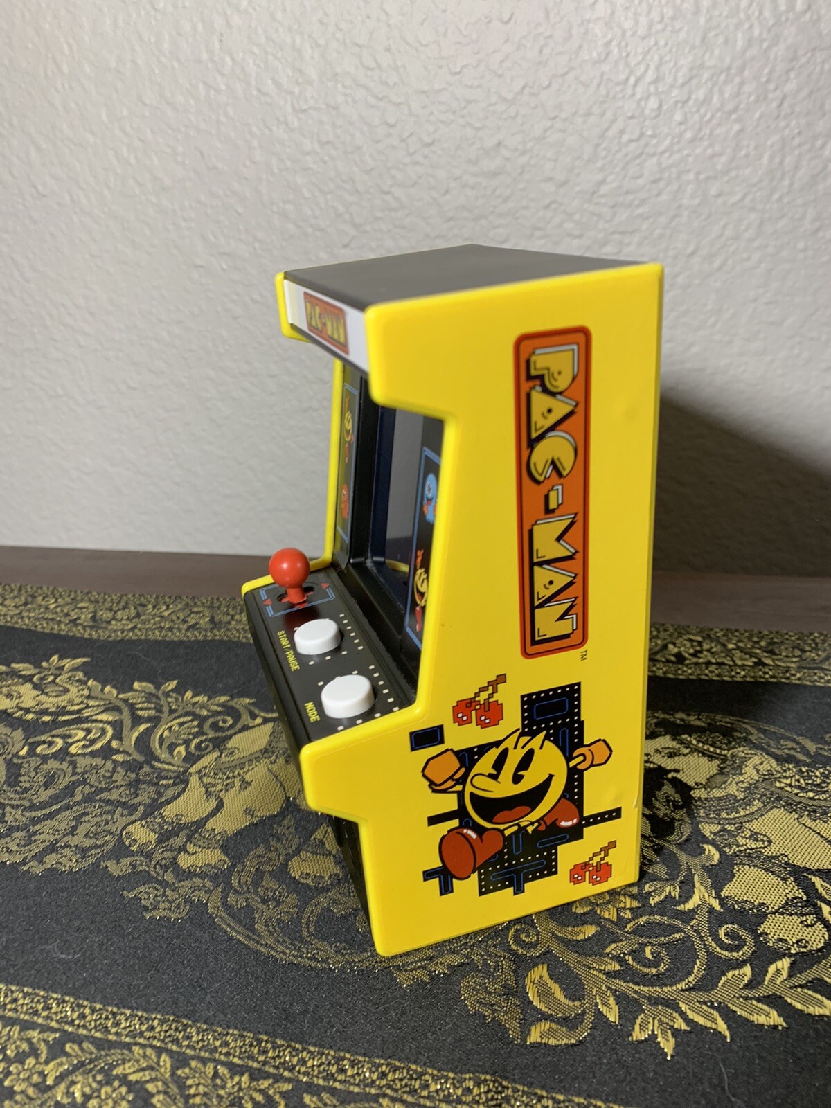Bandai/Namco Pac-man Handheld Mini Arcade Retro Pacman Video Game Machine Toy