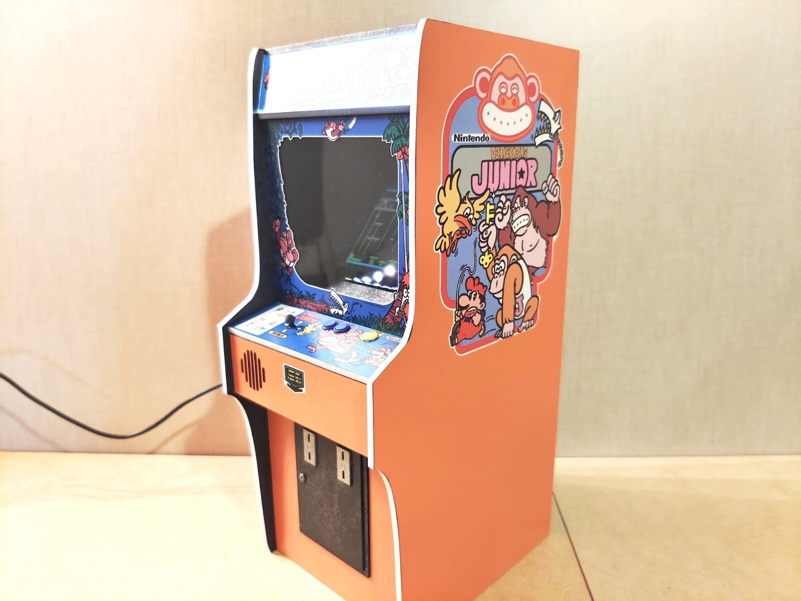 Donkey Kong Jr 1/6 scale mini working arcade cabinet (Playscale, New Wave Toys).