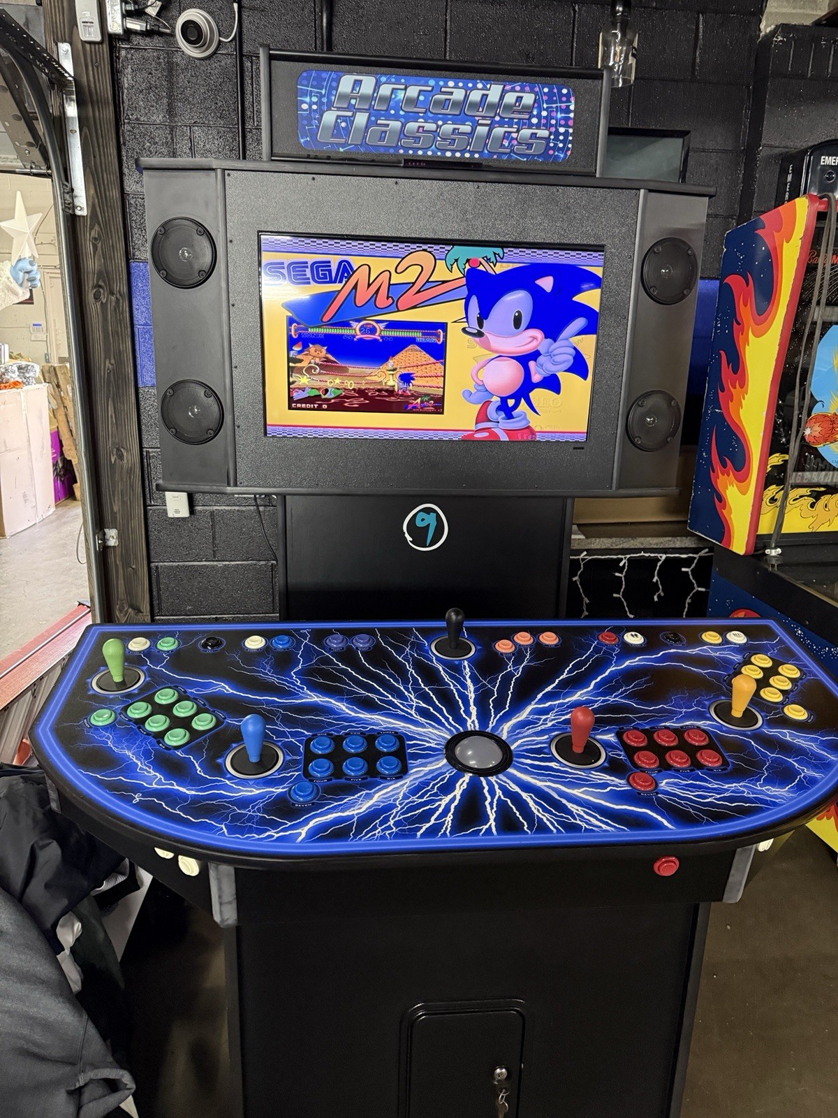 4 Player Multicade Pedestal Arcade – Trackball & Wired Light Guns