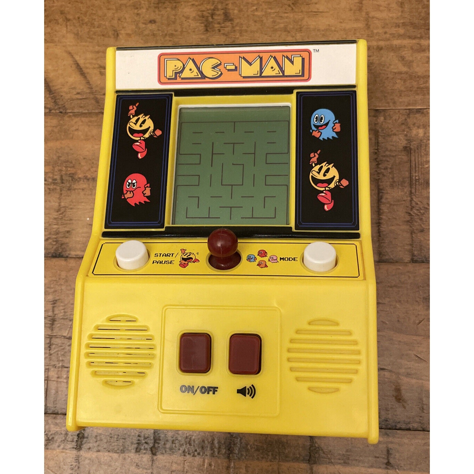 PAC-MAN Handheld Mini Arcade Machine Bandai #09521- Tested & Working
