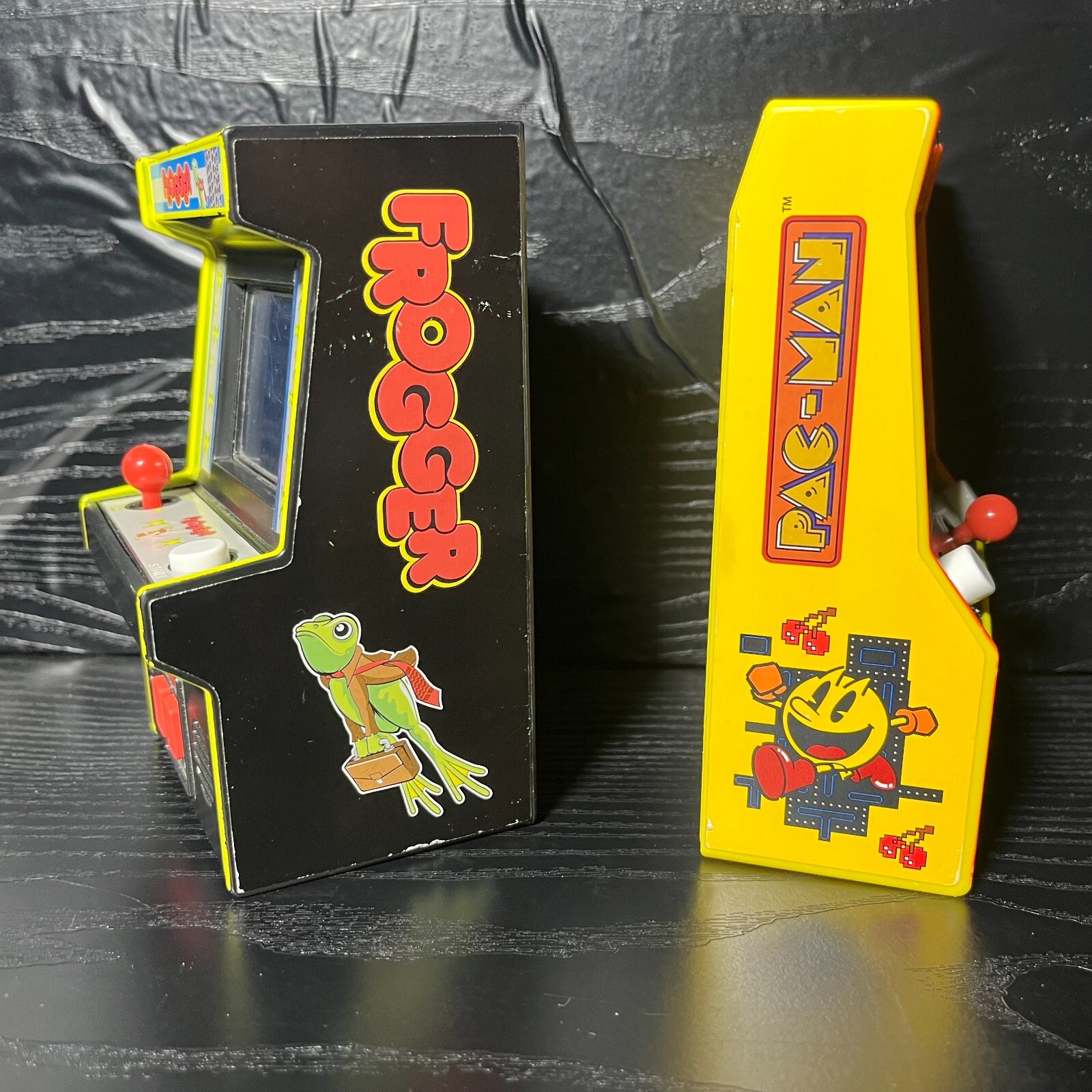 Mini Arcades – Pac-Man (Bandai Namco, 2019) & Frogger (Konami) *Tested*