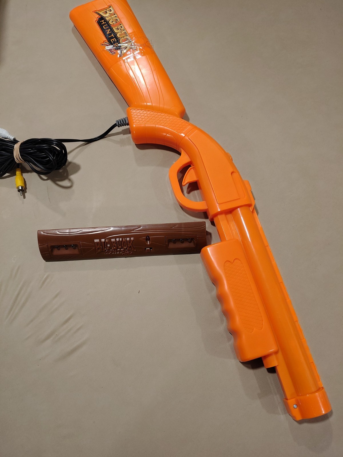 UNTESTED Big Buck Hunter Pro Orange Gun & Sensor Bar