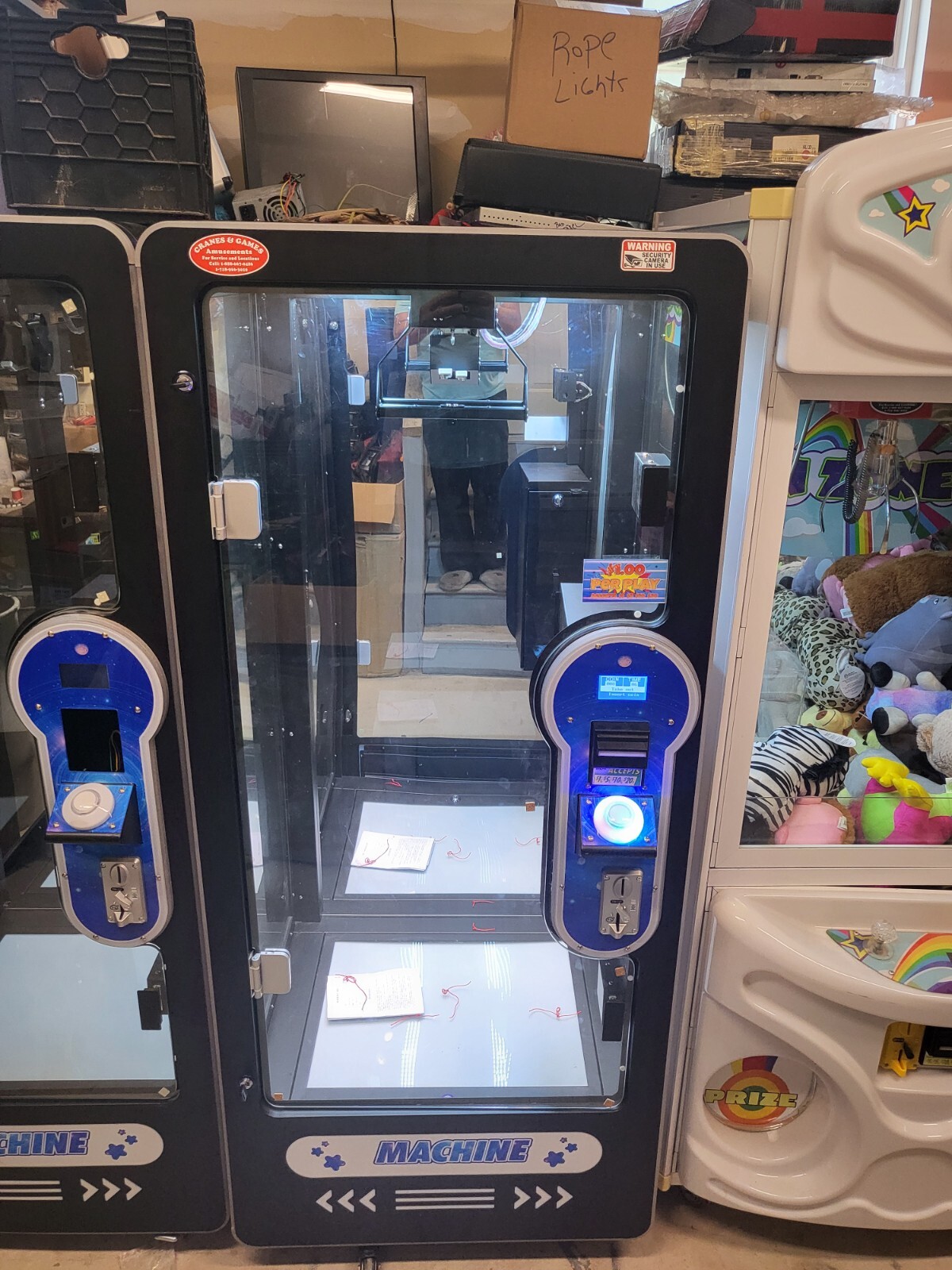 TOY PLUSH CUT TO WIN PRIZE ARCADE CRANE MACHINE ( SHIPPING)
