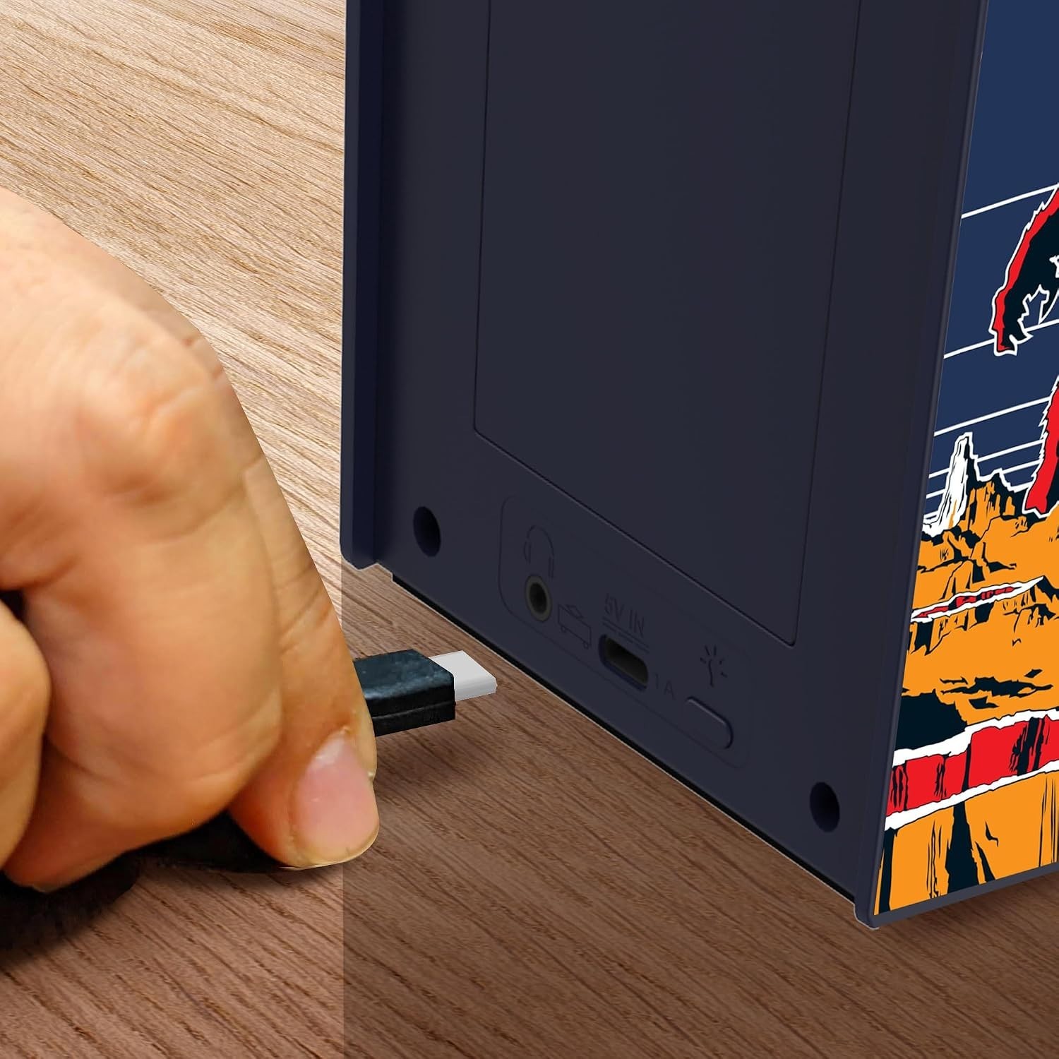 Space Invaders Micro Player Pro: Retro Gaming Machine