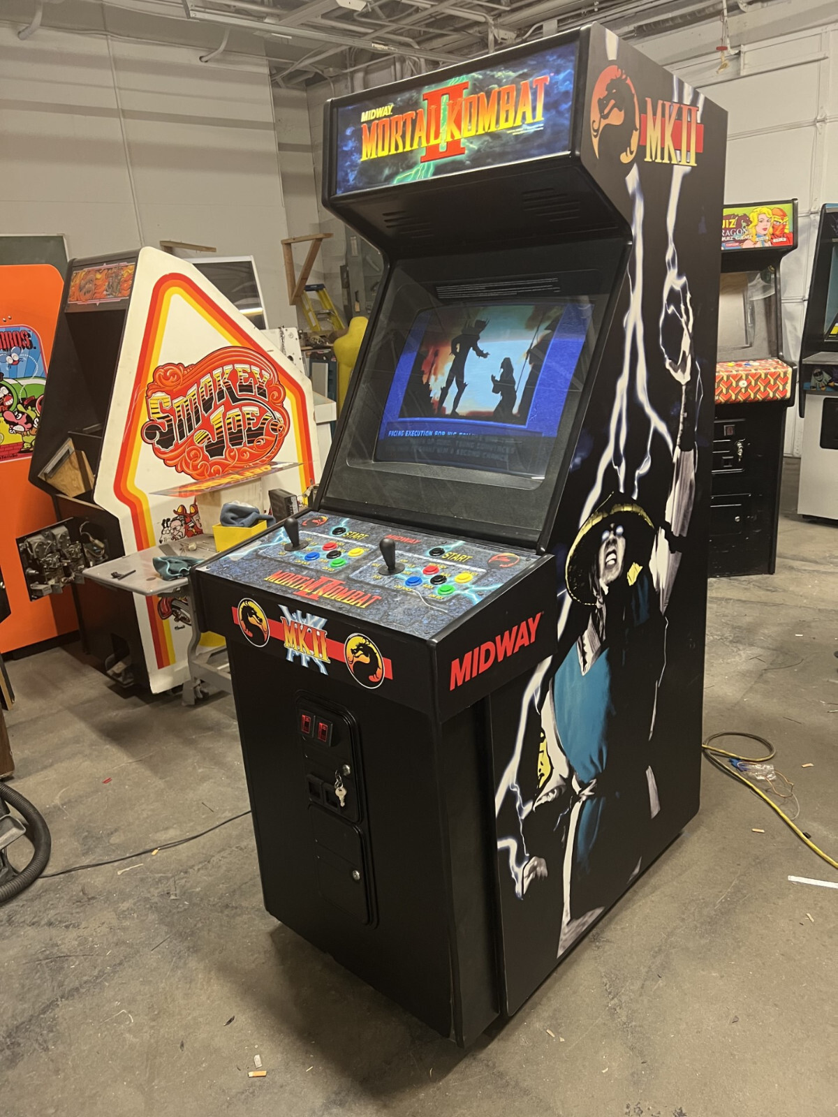 MORTAL KOMBAT II ARCADE MACHINE by MIDWAY 1993 (Excellent Condition)