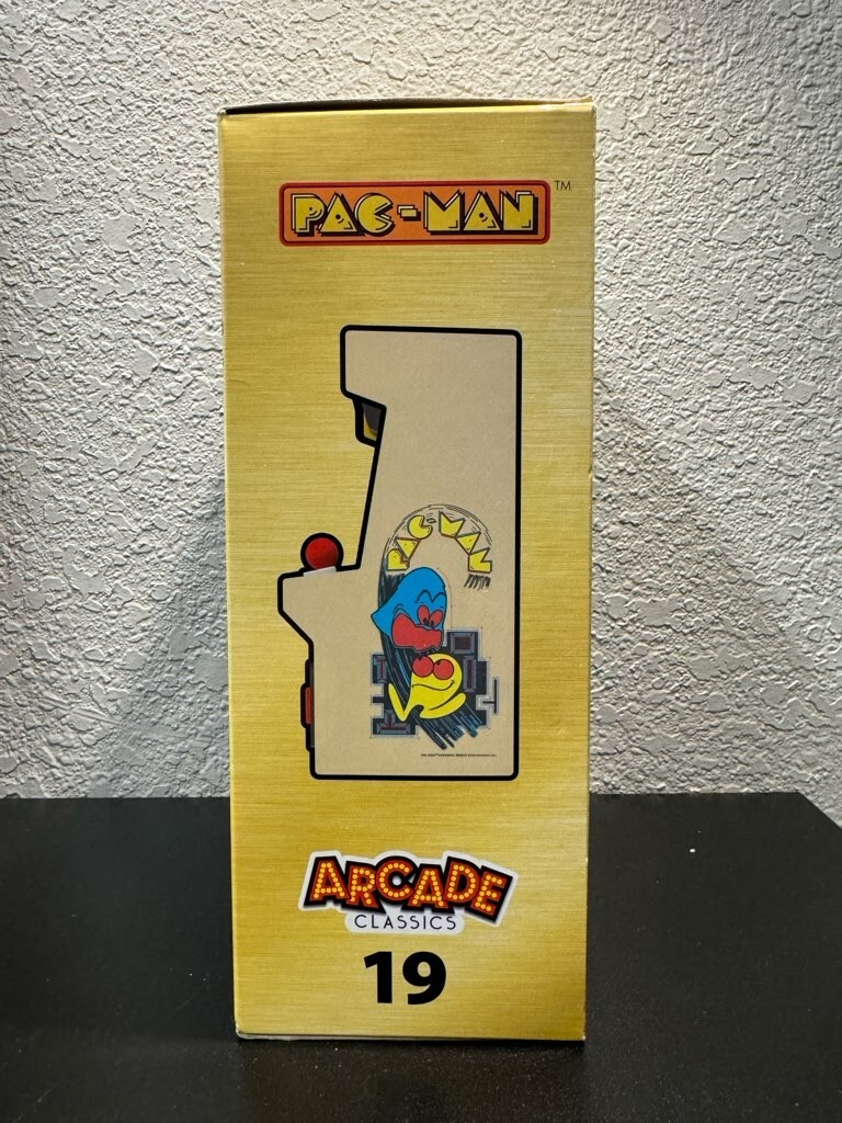 Pac-Man 40th Anniversary Mini Arcade Classics Machine – Gold.
