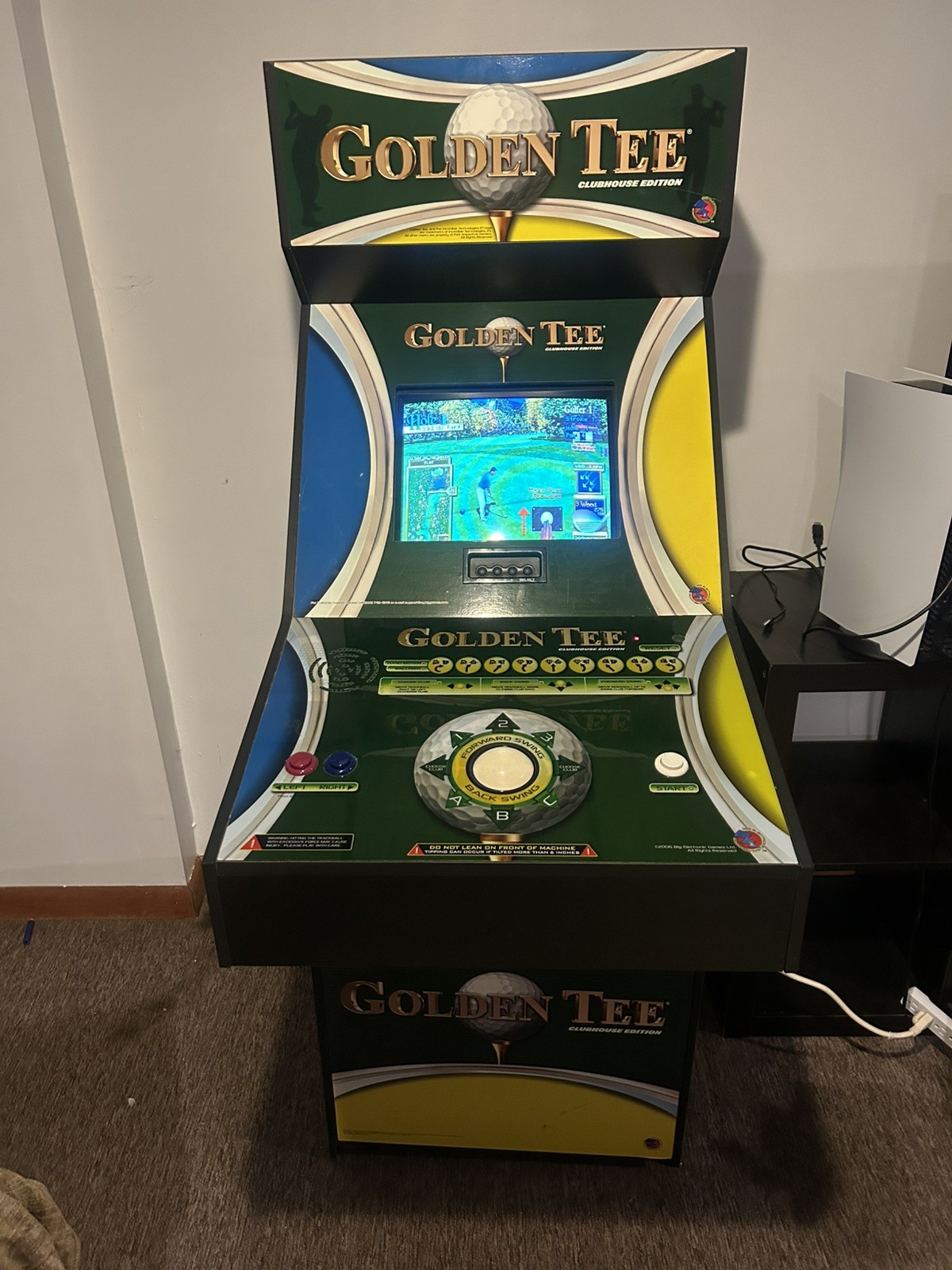 Golden Tee Clubhouse Edition Arcade Game 2006 Full size