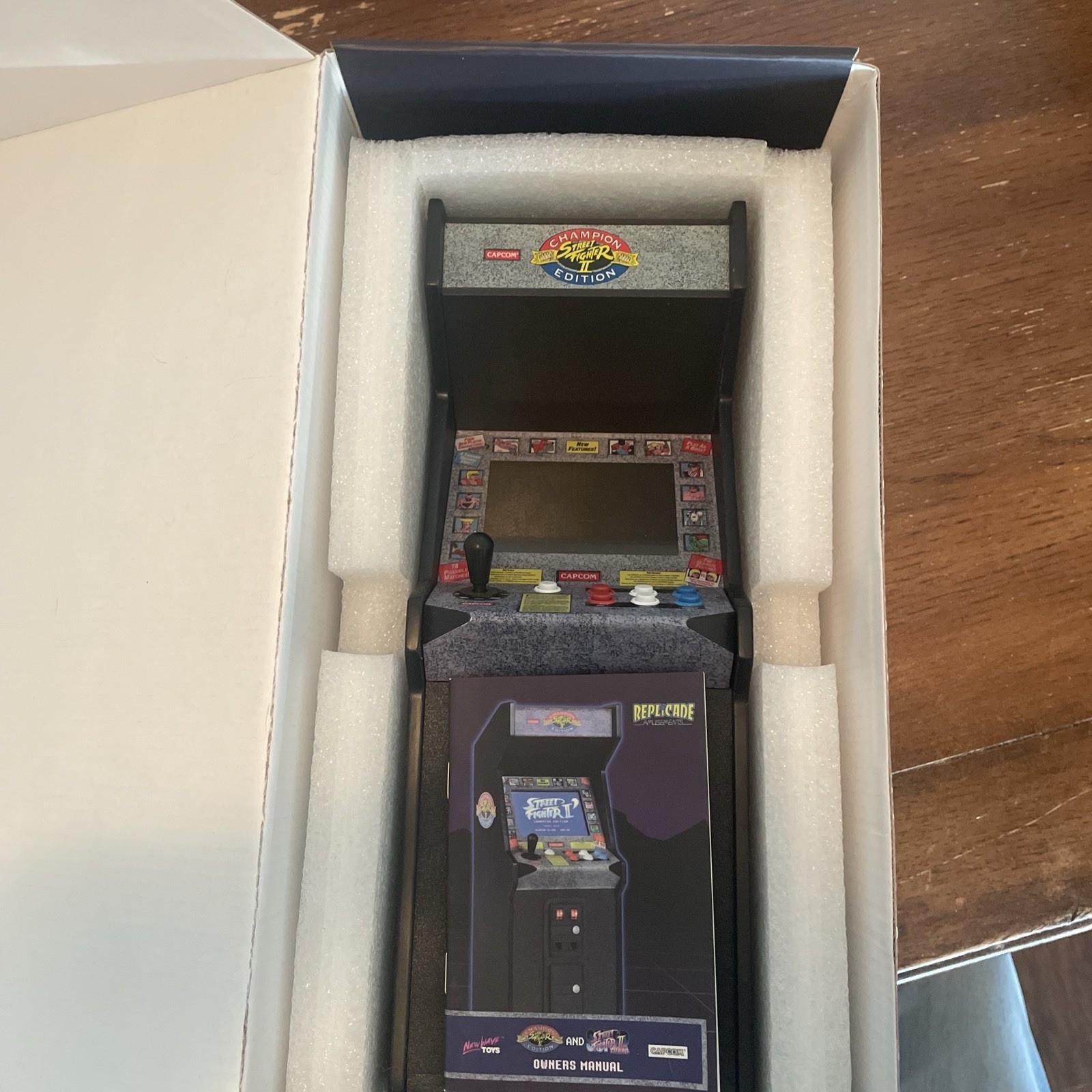 New Wave Toys Street Fighter II Replicade 1/6 Scale Mini Arcade