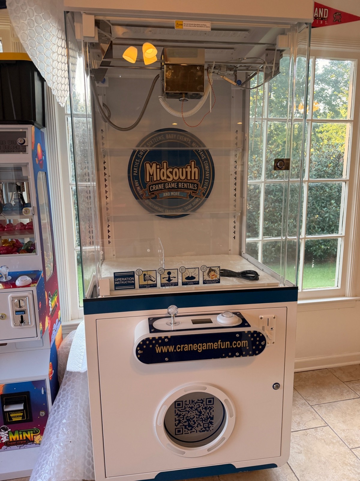 BRAND NEW- STILL IN SHIPPING CONTAINER- Claw machine arcade game