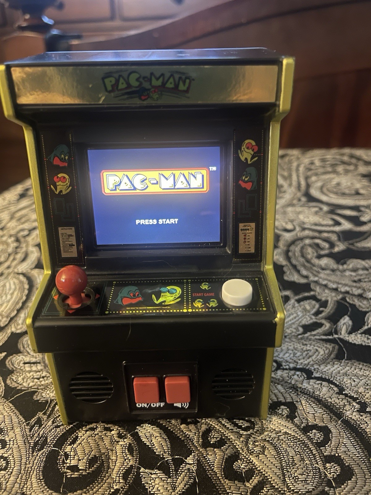 PAC-MAN Color Retro Mini ARCADE CONSOLE w/ Sound 40th Anniversary Gold Trim Used
