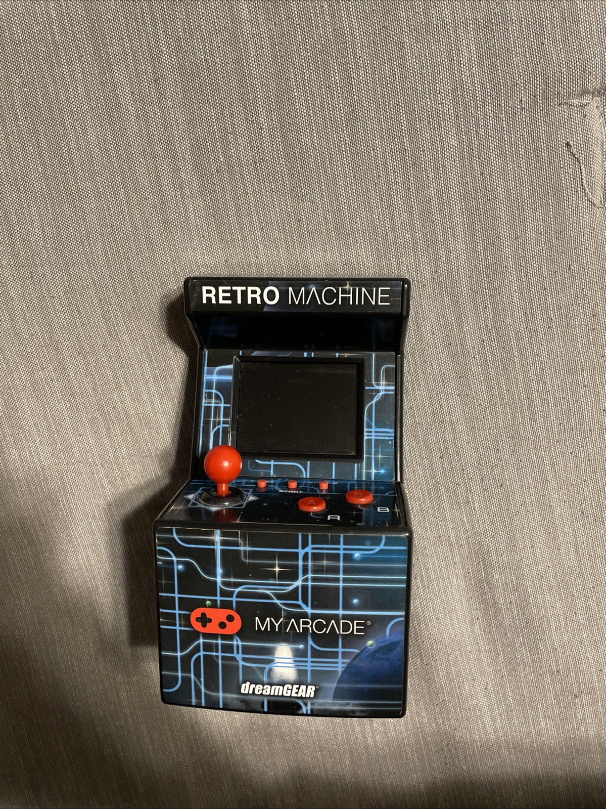 Dream gear Retro machine Featuring 200 Games.