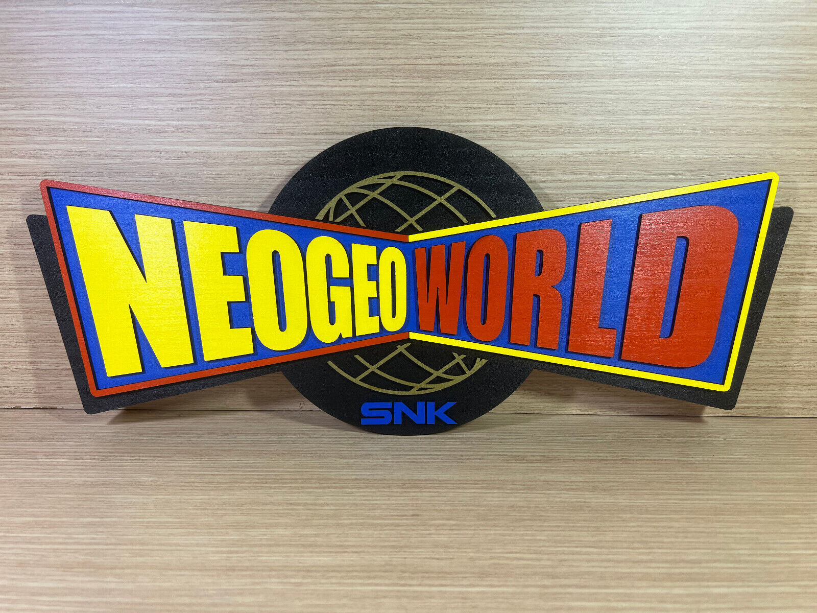 CLEARANCE NEO GEO WORLD Logo sign in wood – Wall display – MVS Aes CD