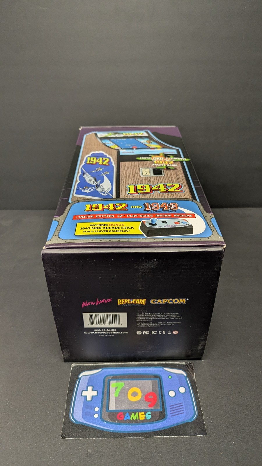 Replicade – 1942 – Mini Arcade Cabinet Black Overhaul New Wave Toys 1/6 Scale