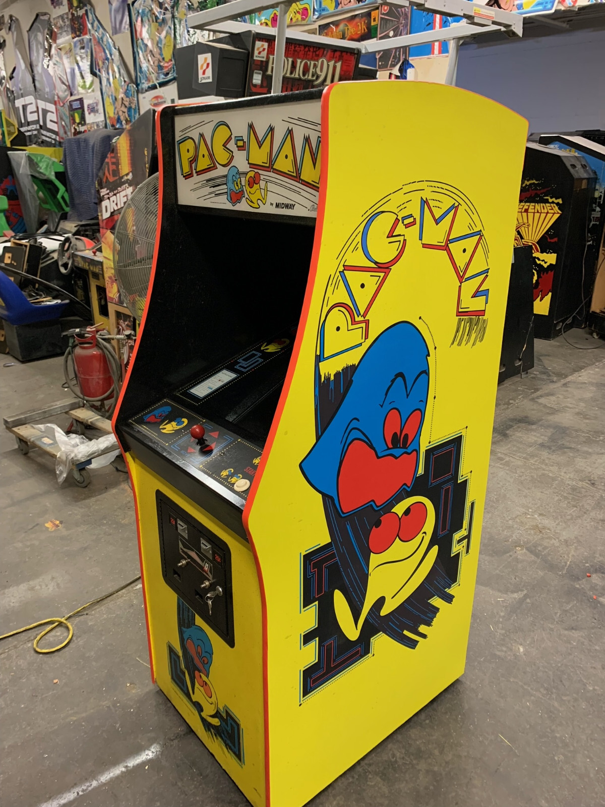 PAC-MAN ARCADE MACHINE by MIDWAY (Excellent Condition) *RARE*