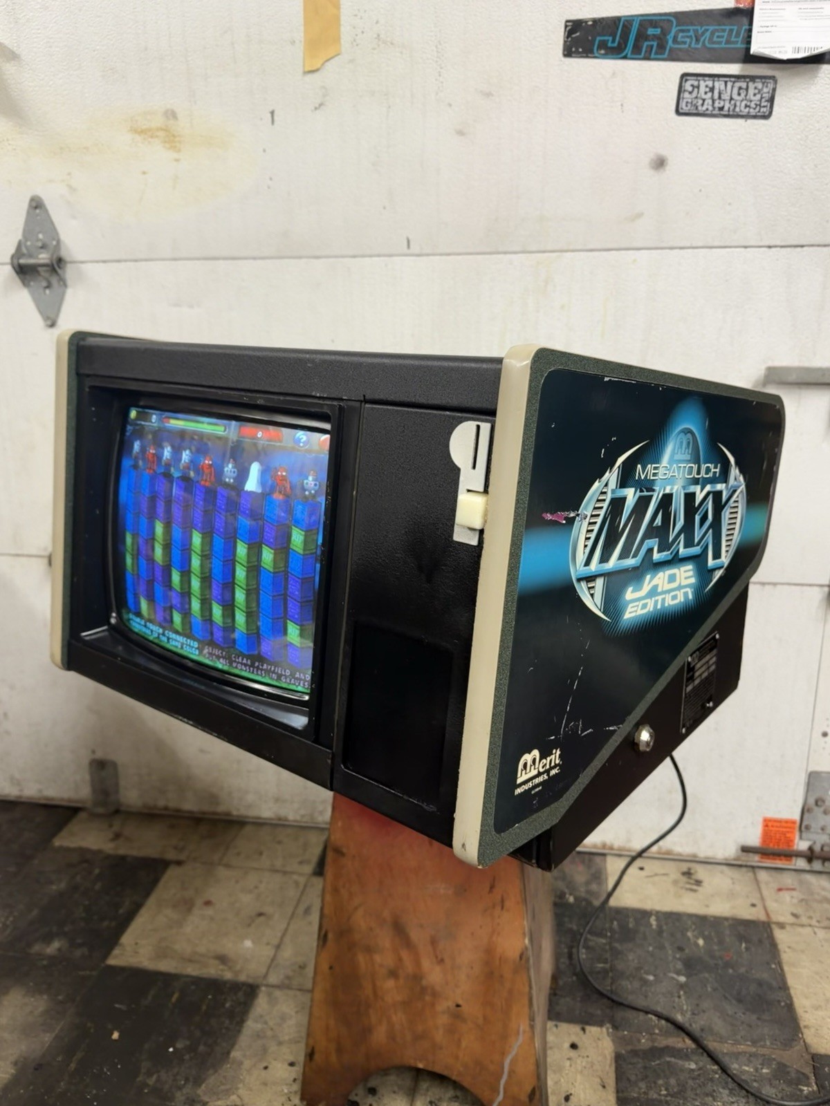 Merit Megatouch Maxx Jade Edition Touchscreen Bartop Arcade Machine
