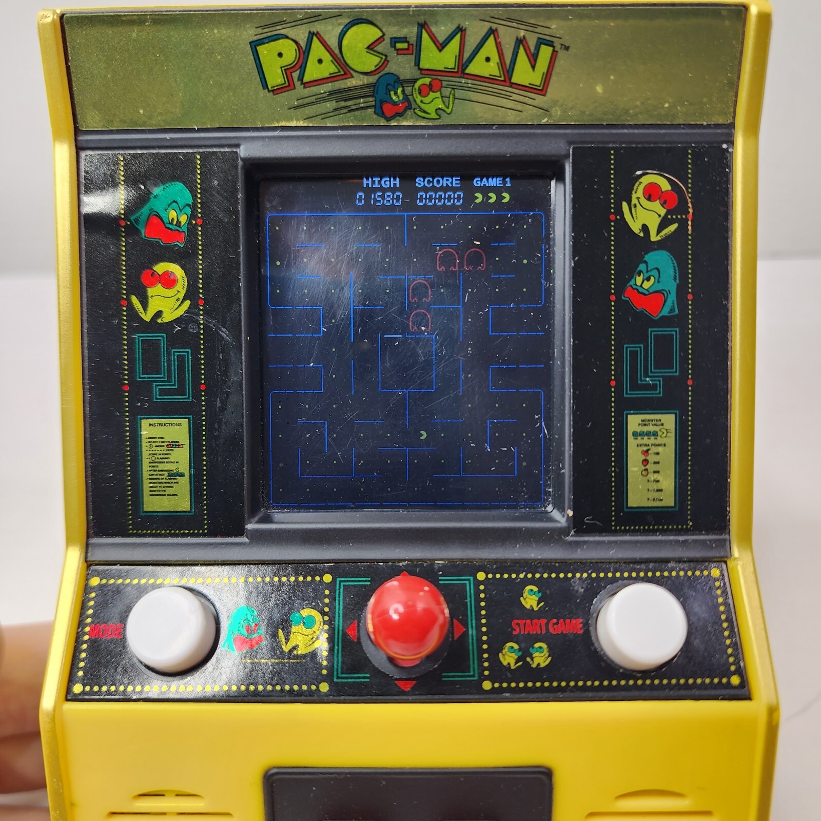 Pac-Man – Handheld Retro Mini Arcade – 2020 Bandai Namco – Basic Fun Inc #09530