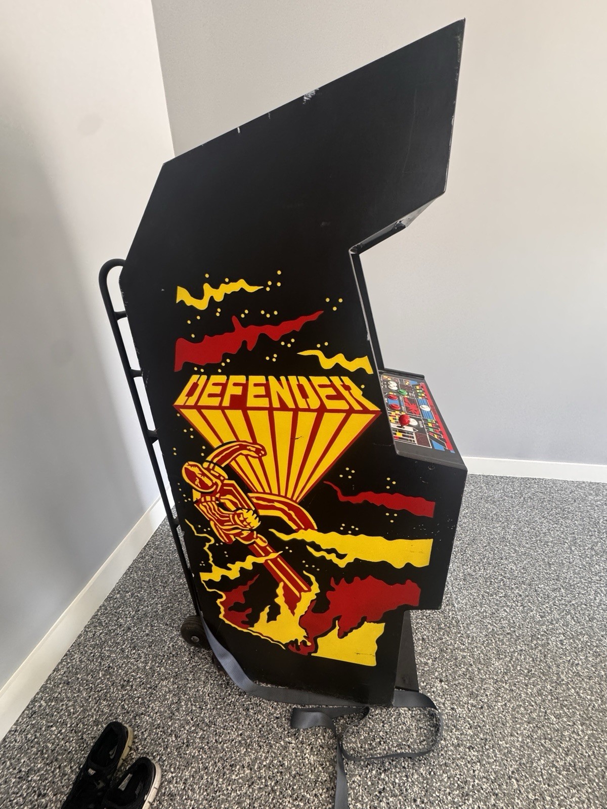 DEFENDER 1980 Original Video Arcade Game Gr1