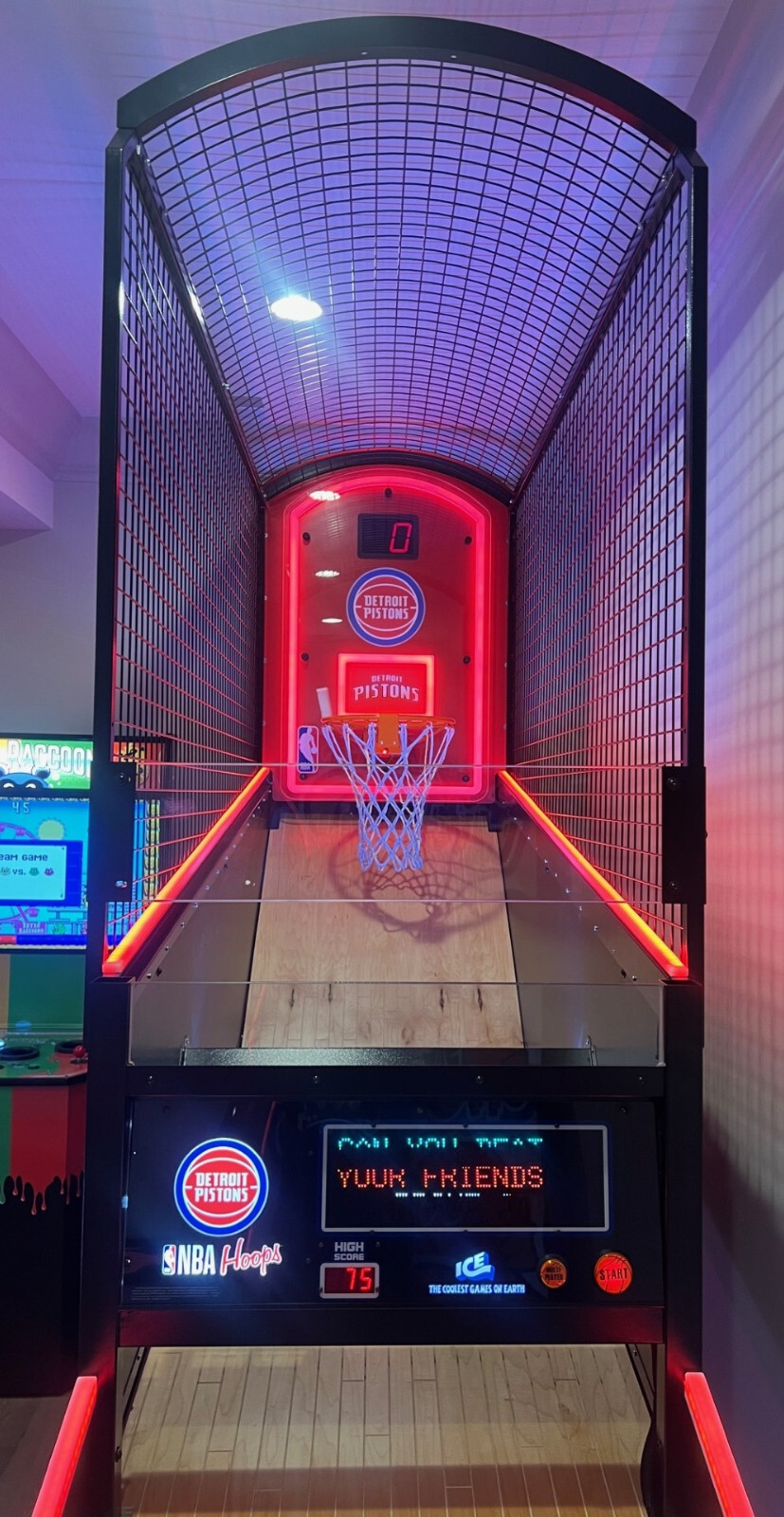 HOOPS BASKETBALL MACHINE PISTONS ARCADE MACHINE by ICE (Excellent Condition)
