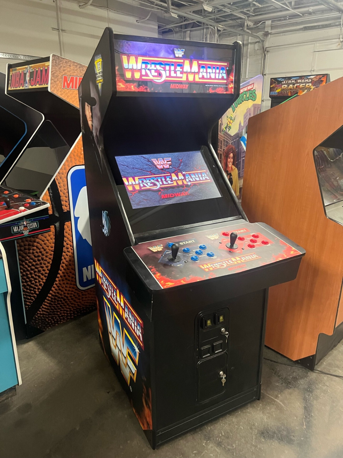 WRESTLEMANIA ARCADE MACHINE by MIDWAY 1995 (Excellent Condition)