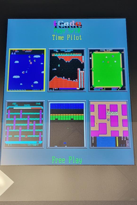 CLASSIC ARCADE Full-Sized Upright Arcade Game with 60 Classic Games (TDW031133)