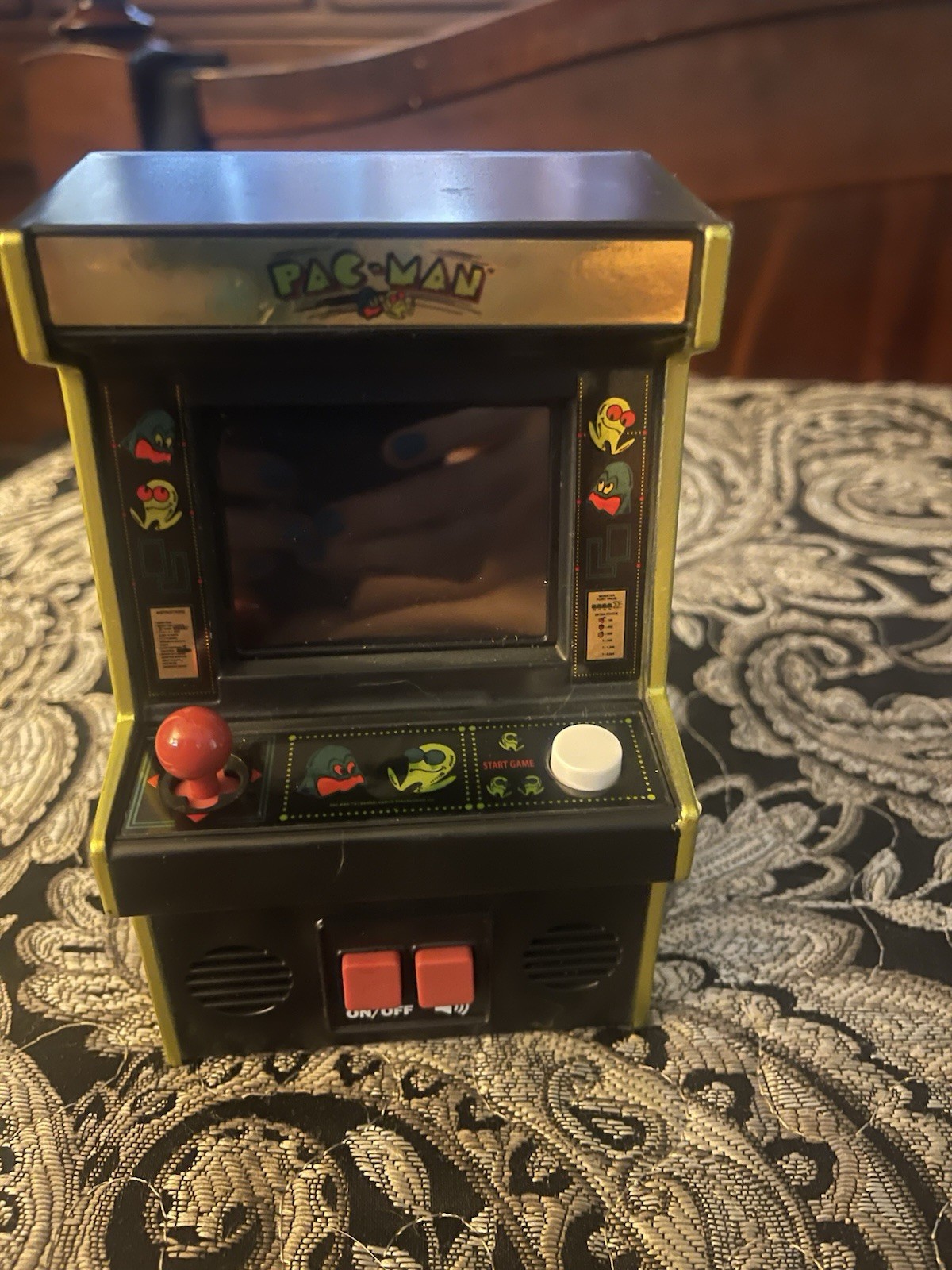 PAC-MAN Color Retro Mini ARCADE CONSOLE w/ Sound 40th Anniversary Gold Trim Used