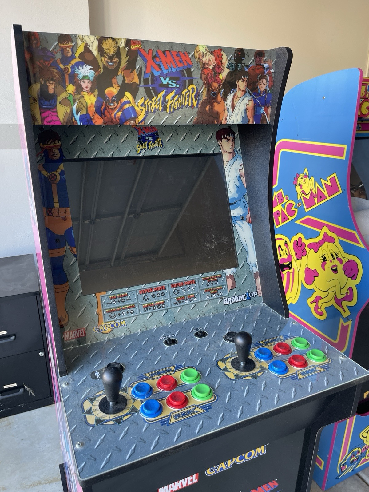 Arcade1UP X-MEN vs Street Fighter (w/ riser + light-up marquee) WiFi Multiplayer