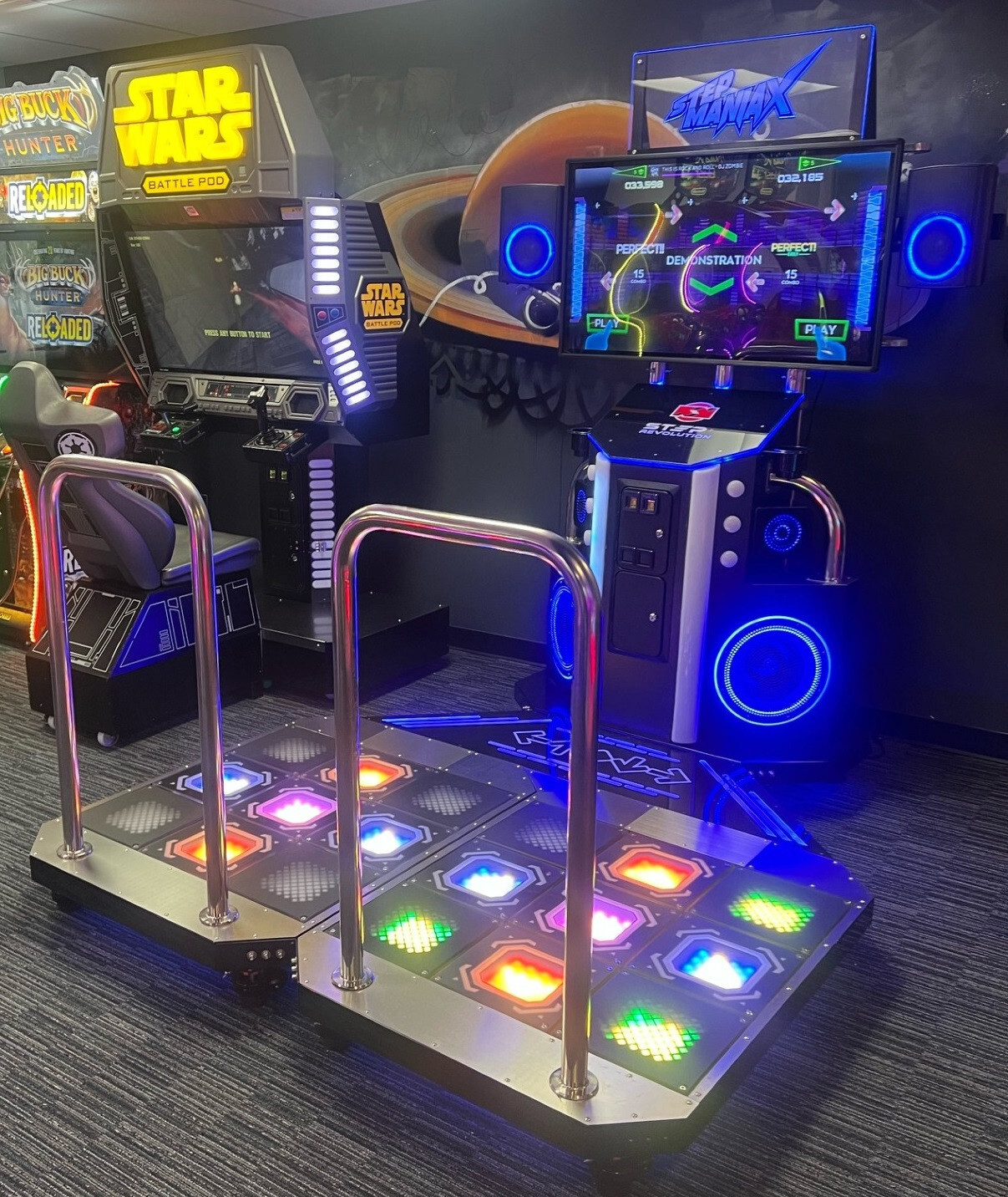 STEP MANIA ARCADE DANCE MACHINE by STEP REVOLUTION DDR (Excellent) *RARE*