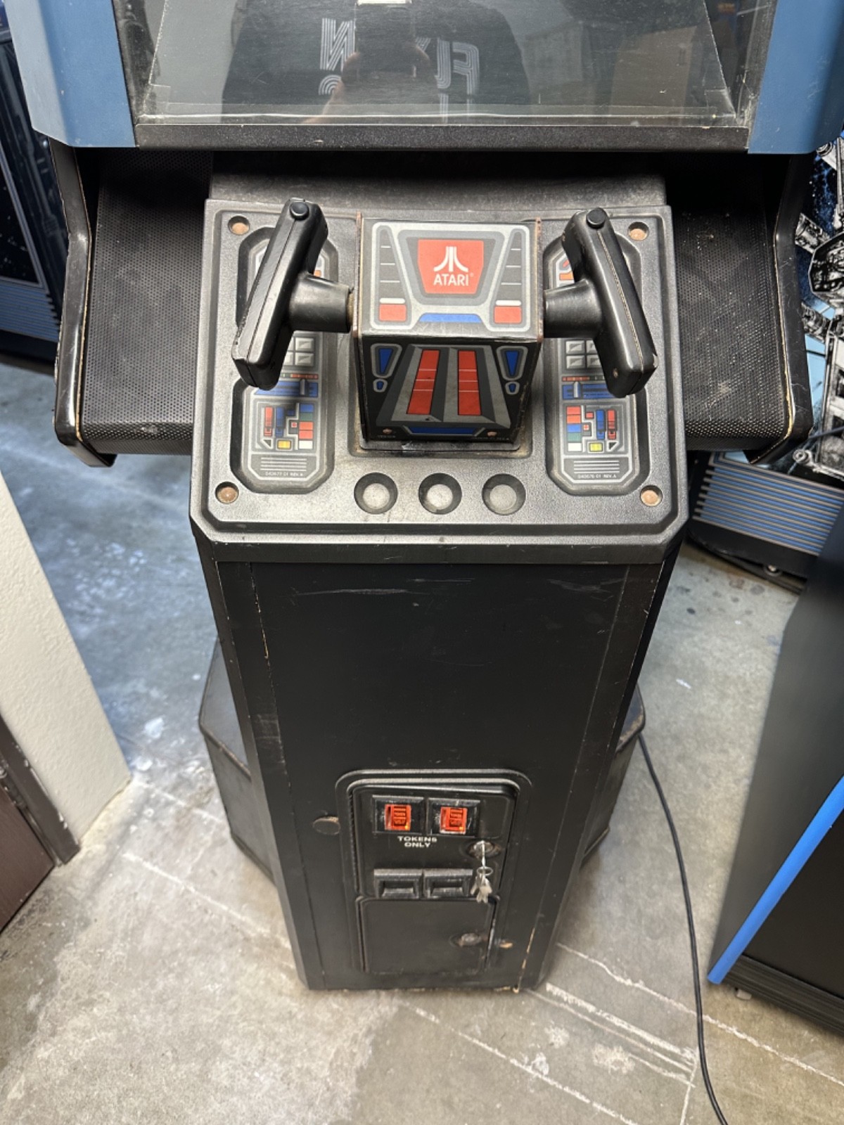 VINTAGE DEDICATED ATARI STAR WARS : RETURN of the JEDI ARCADE GAME MACHINE ROTJ