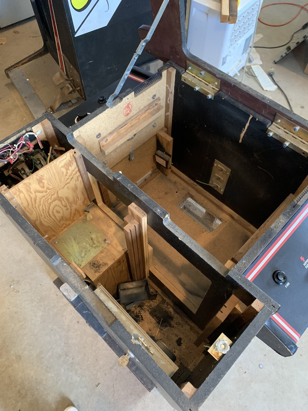 Empty Vector Cocktail Arcade Cabinets Space Duel, Tempest