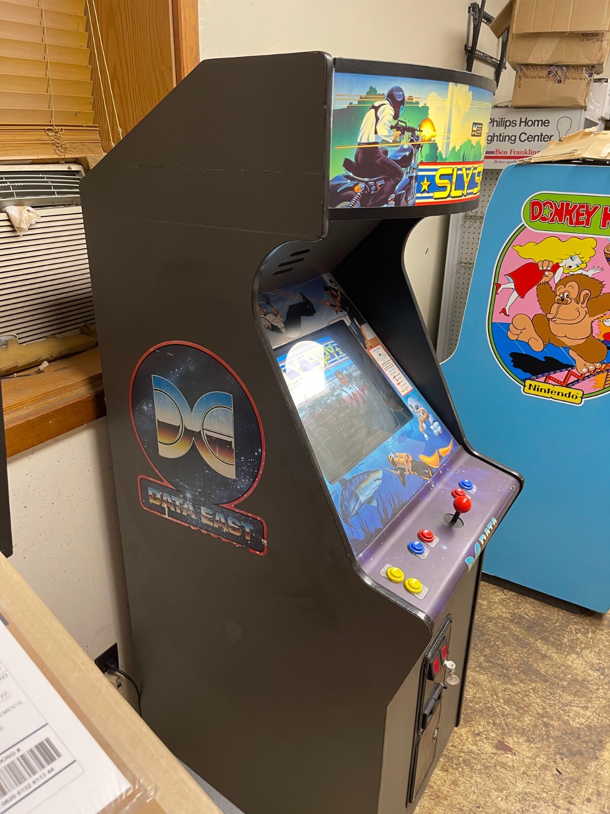 Near Mint Rare Dedicated 1989 Data East SLY SPY video arcade game -FREE SHIPPING
