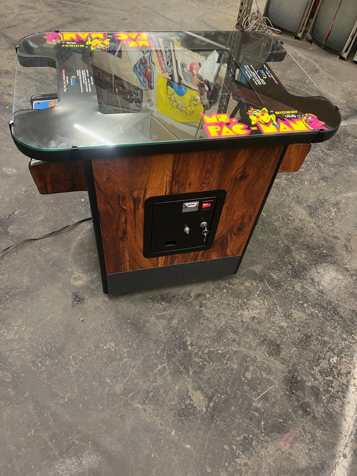 MS PAC-MAN ARCADE MACHINE COCKTAIL TABLE