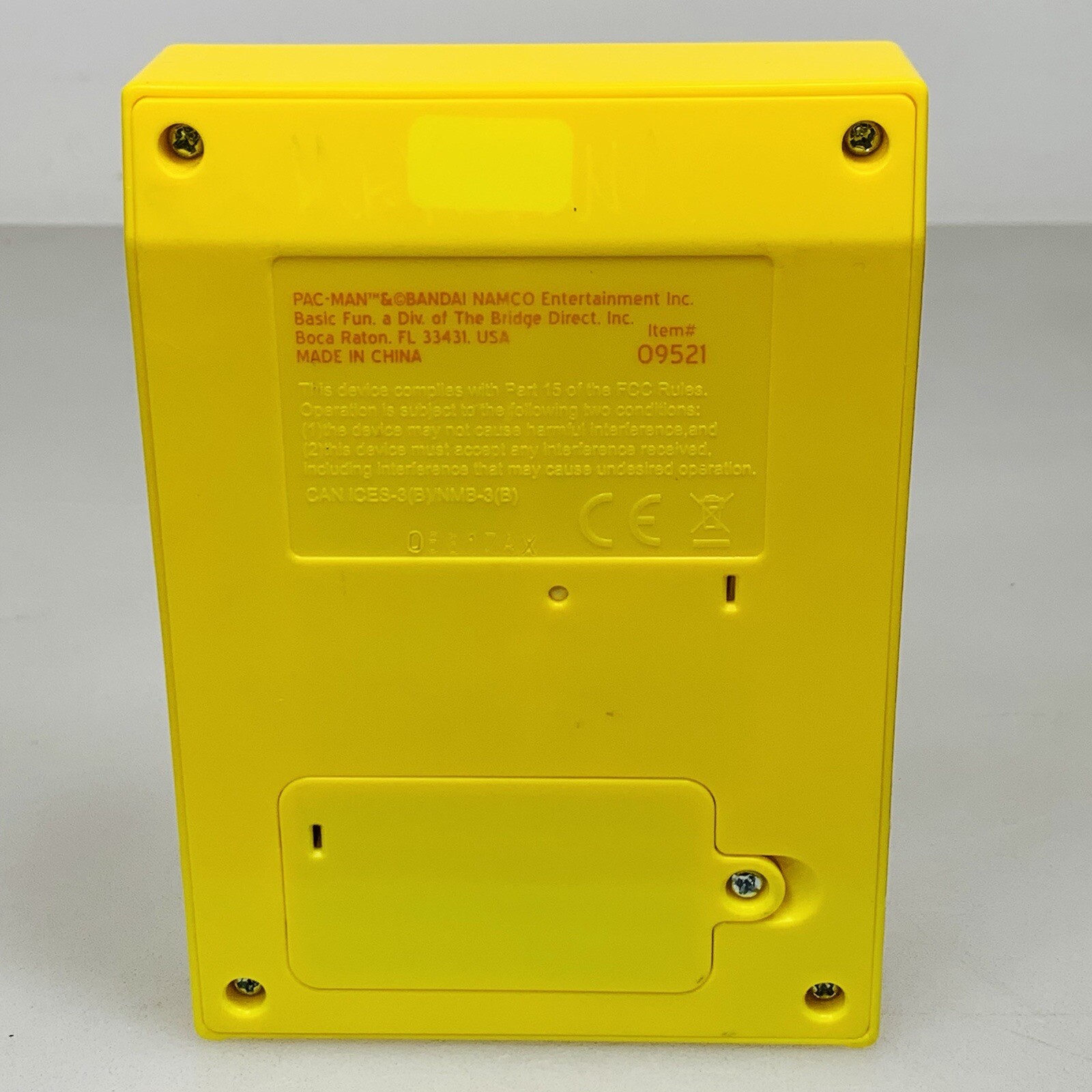 VTG Pac-Man Mini Electronic Arcade Handheld Classic Game 09521 Yellow Tested