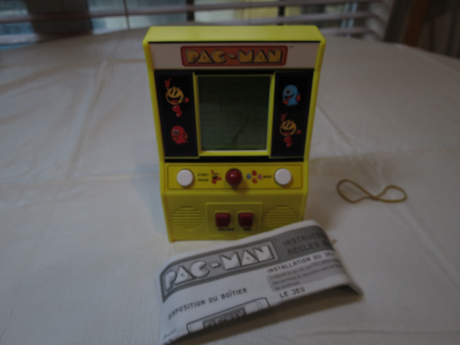 Pac-Man Pac man mini portable game Namco handheld video arcade machine 09521