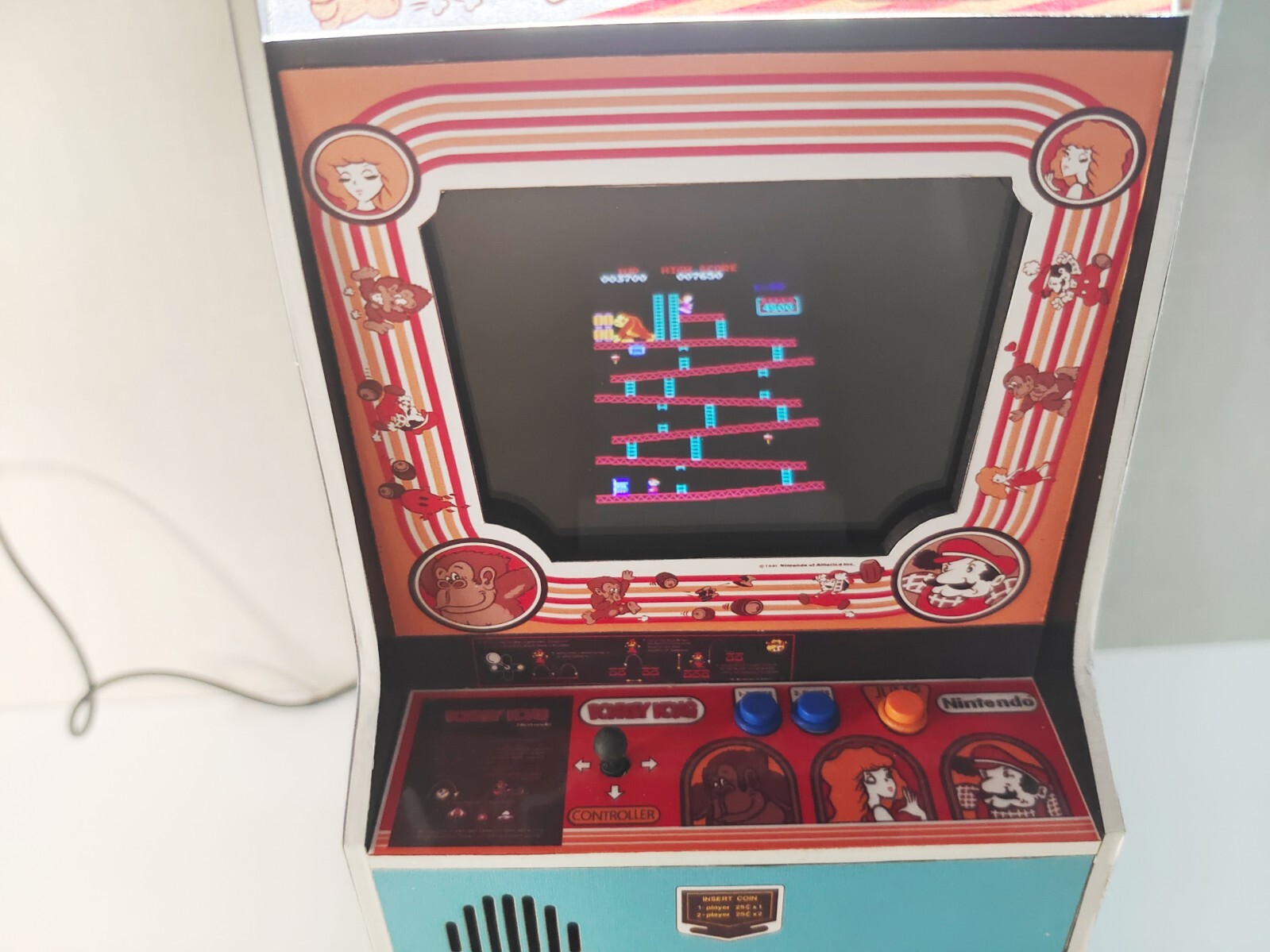 Donkey Kong 1/6 scale mini working arcade cabinet (Playscale, New Wave Toys).