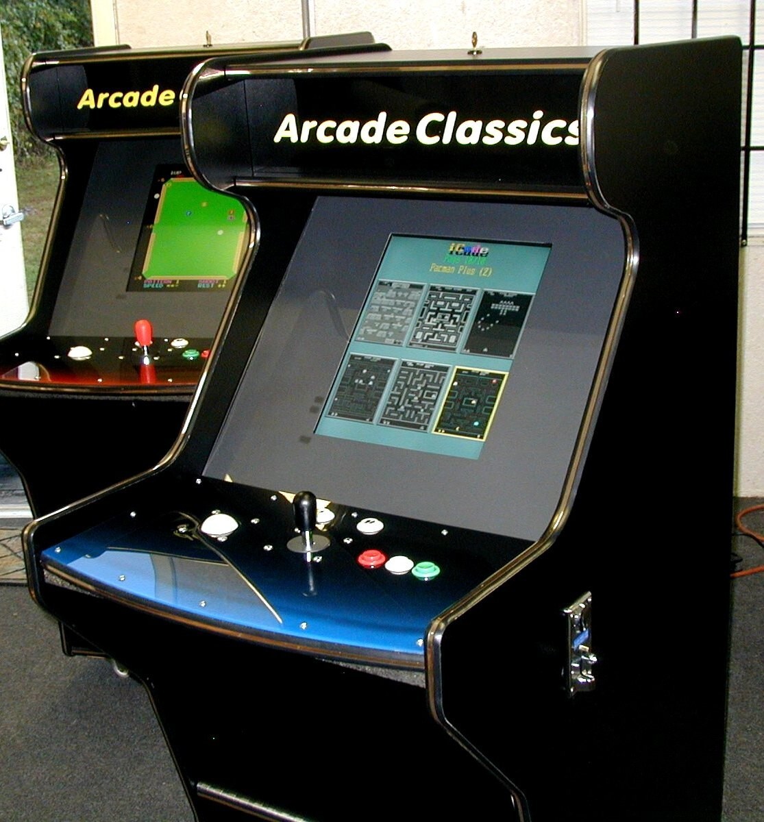 Commercial Quality / Sitdown Arcade Game 60 Games (USA Made)