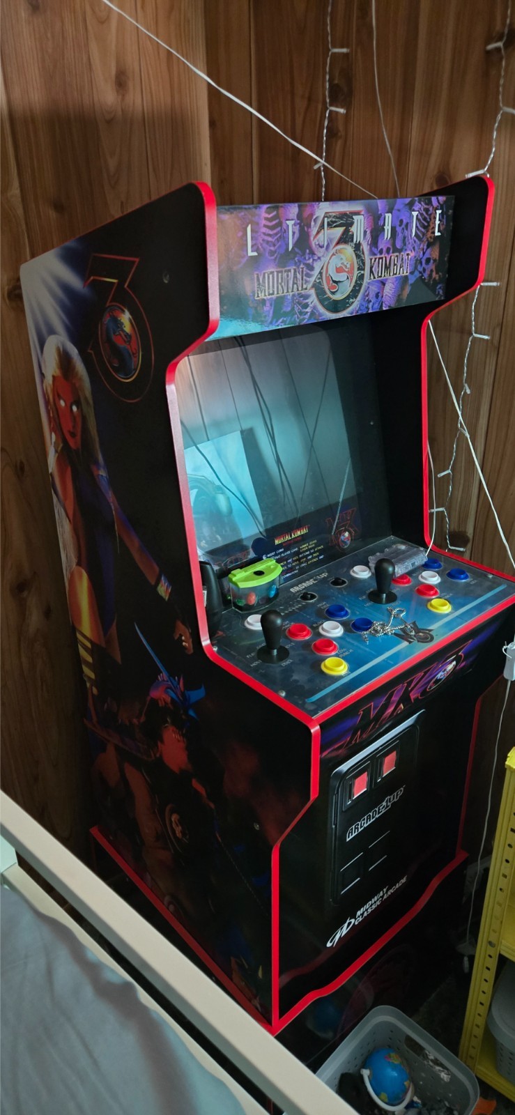 Ultimate Mortal Kombat 3 Arcade1Up with Riser – PICKUP ONLY