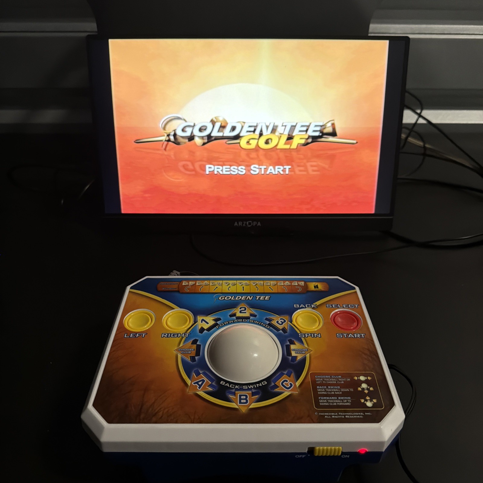 Golden Tee Golf Plug & Play Home TV Game Edition 2011 Jakks Pacific **Working