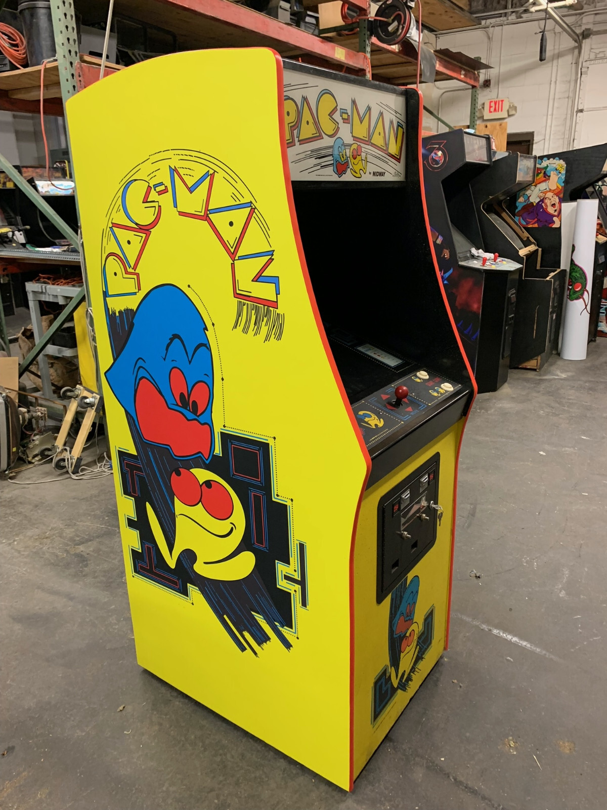 PAC-MAN ARCADE MACHINE by MIDWAY (Excellent Condition) *RARE*