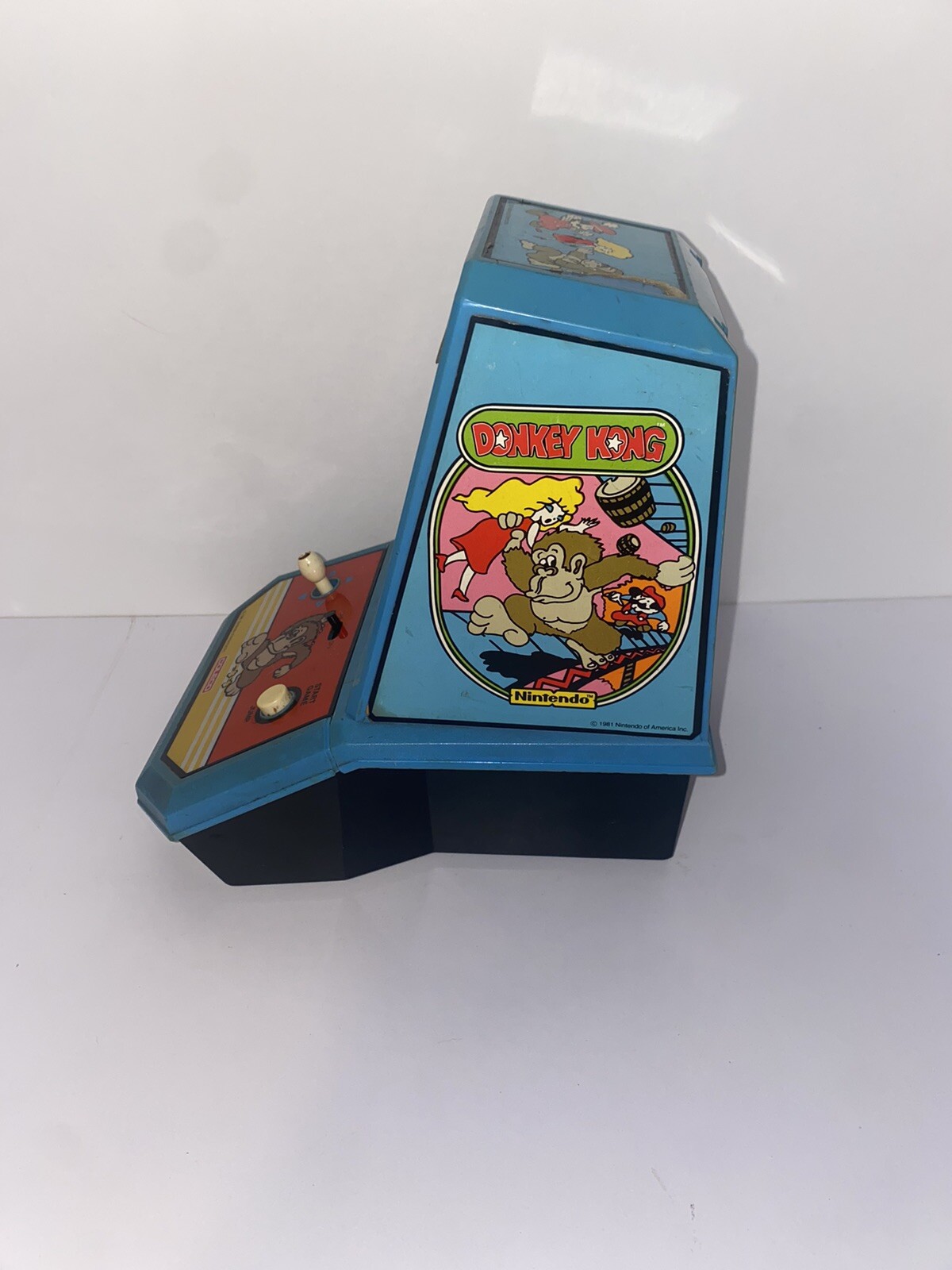 Vintage Nintendo Donkey Kong 1981 Table Top Mini Arcade Game